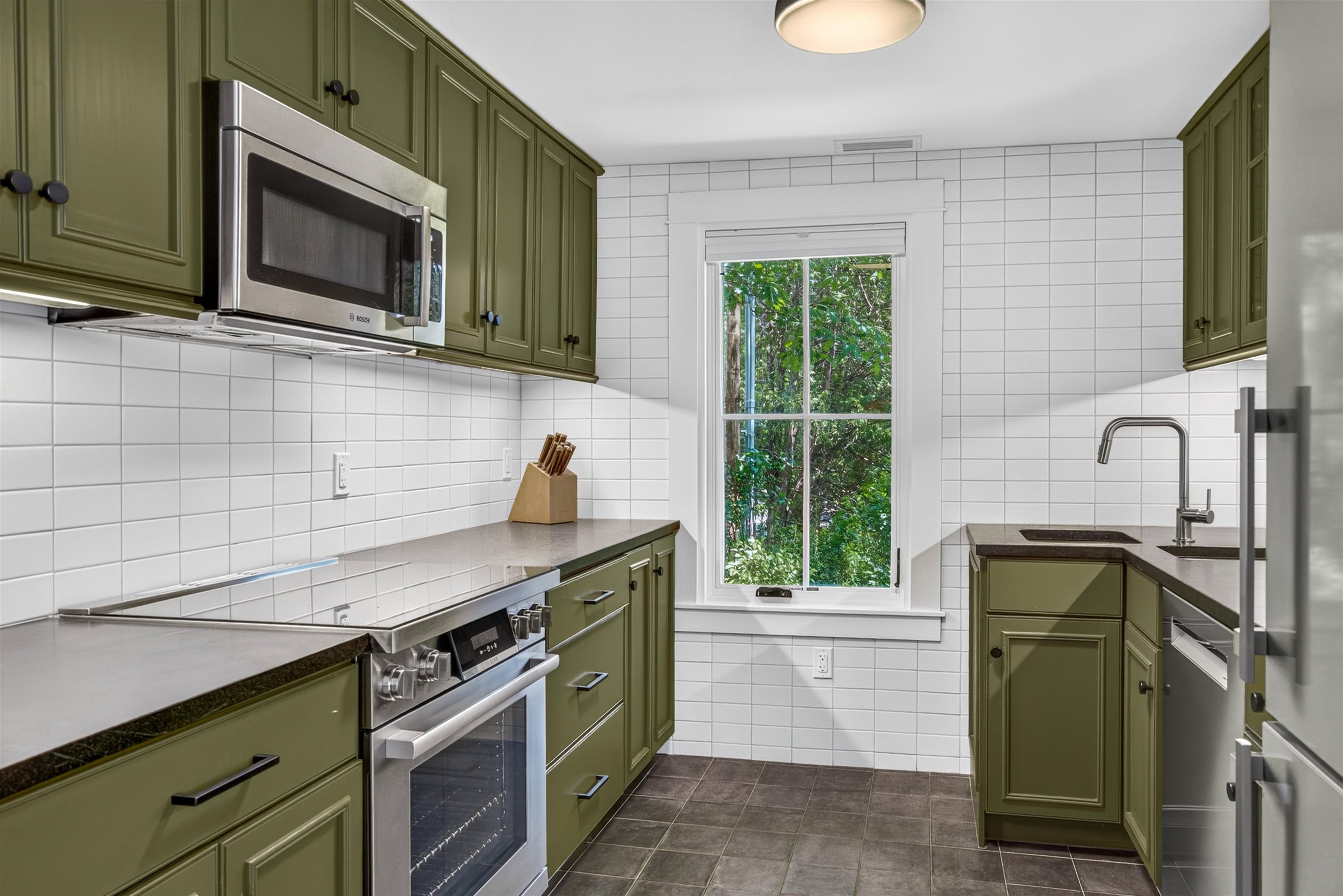 5th image of 494-498 Goodaleville Rd, South Londonderry, VT 05155 | MLS# 5101688