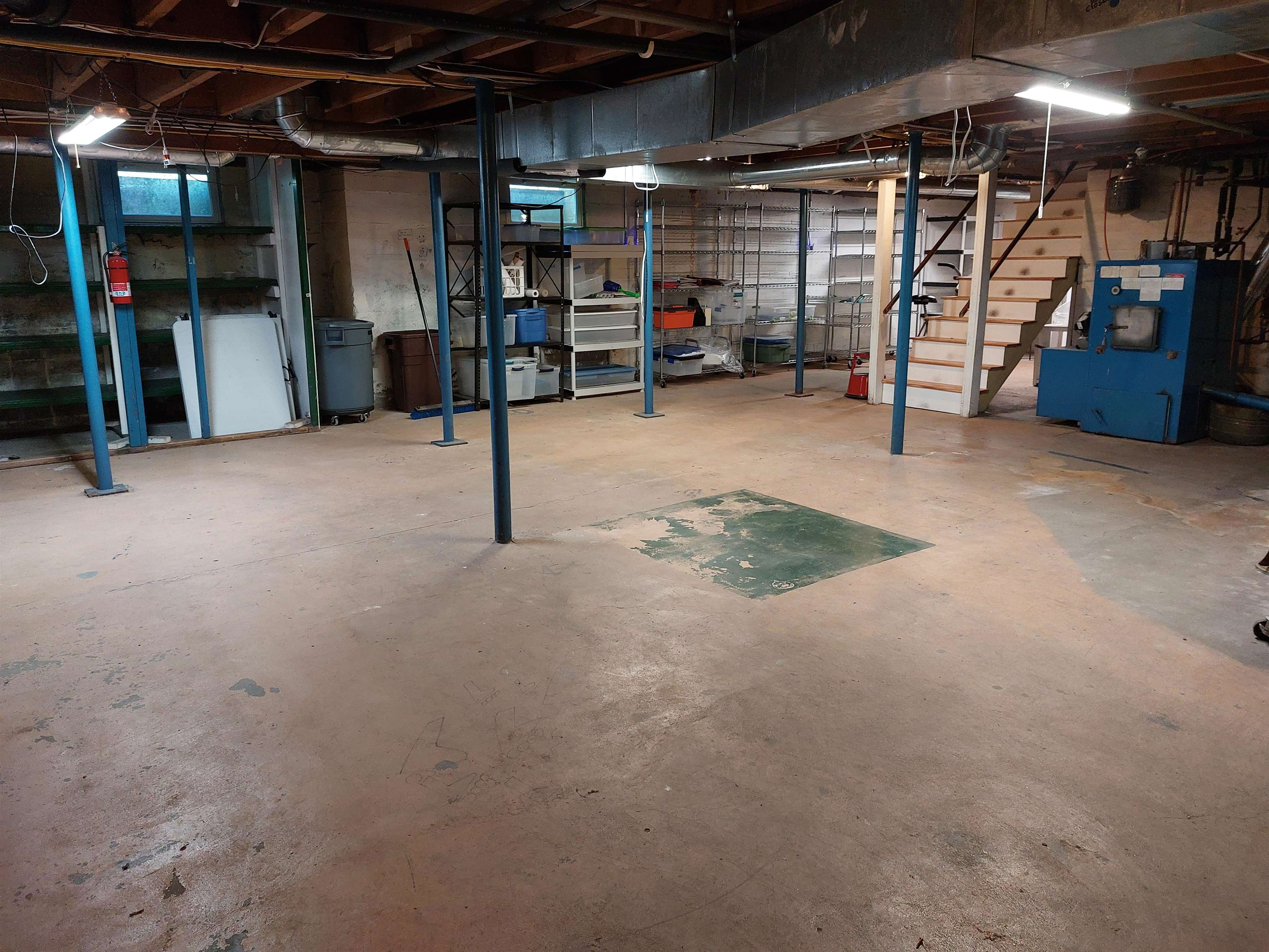 Large storage area in basement