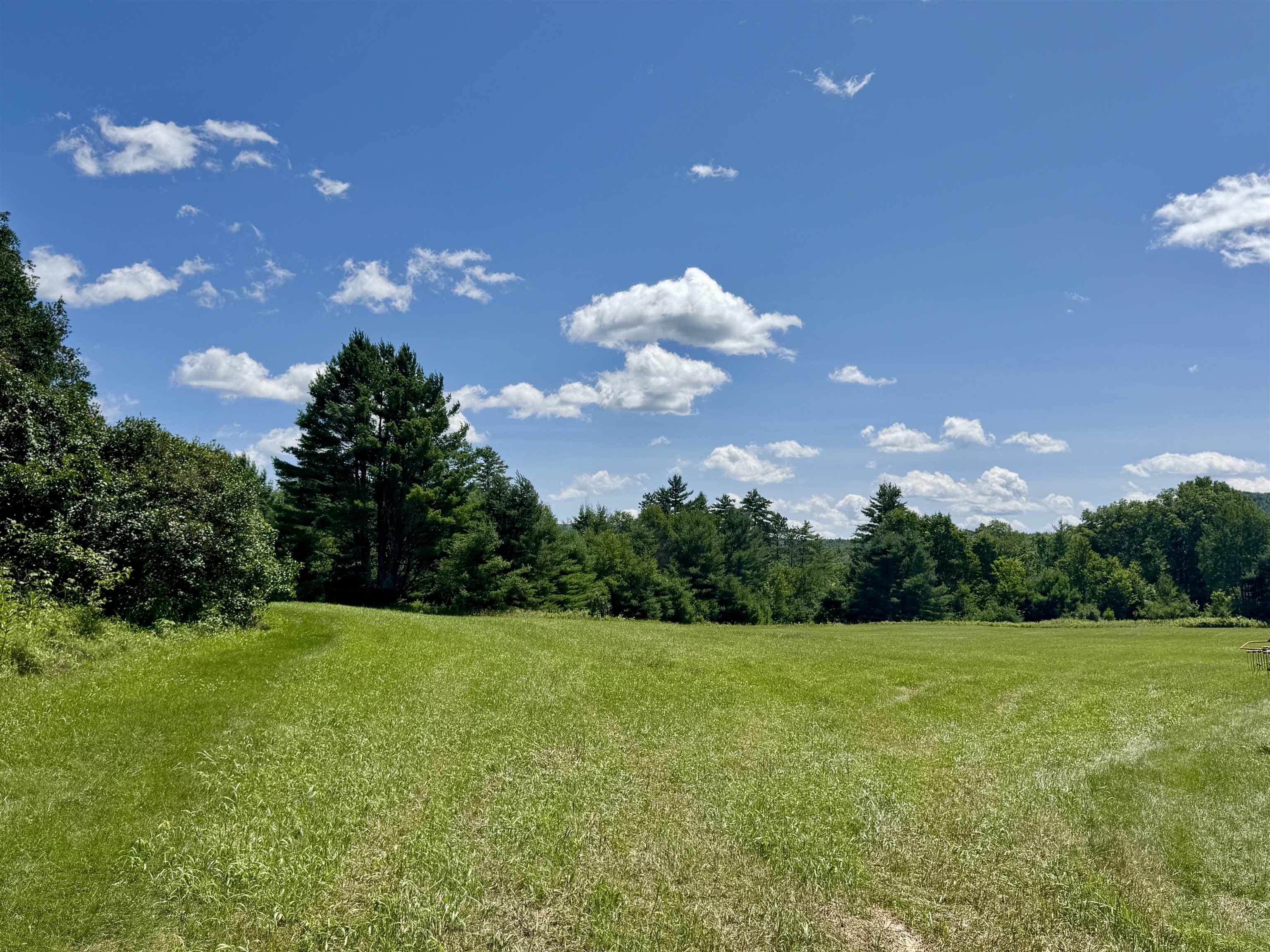Cemetery Rd, Haverhill, NH 03765