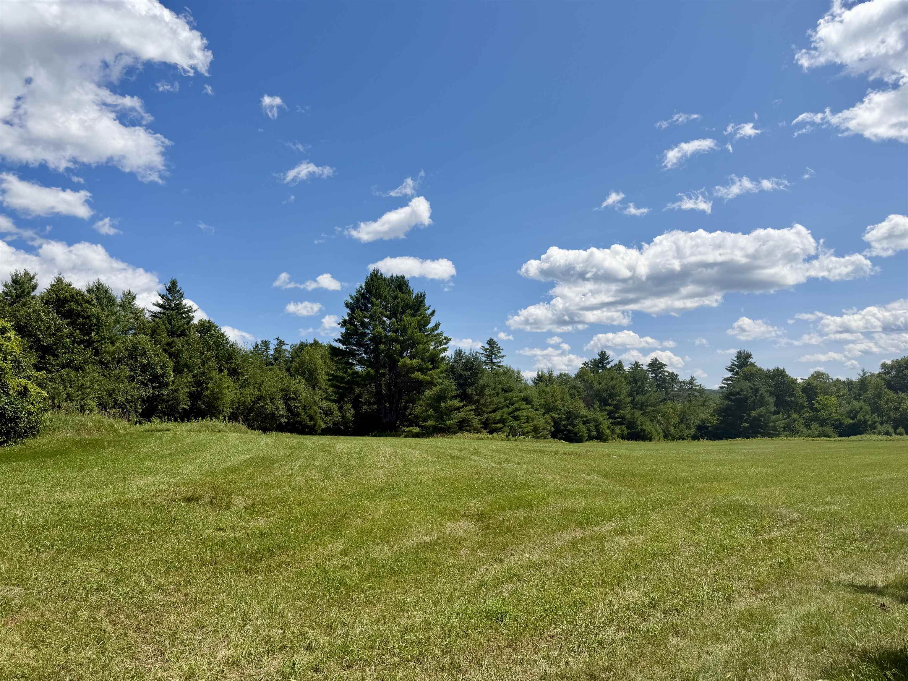 Cemetery Rd, Haverhill, NH 03765
