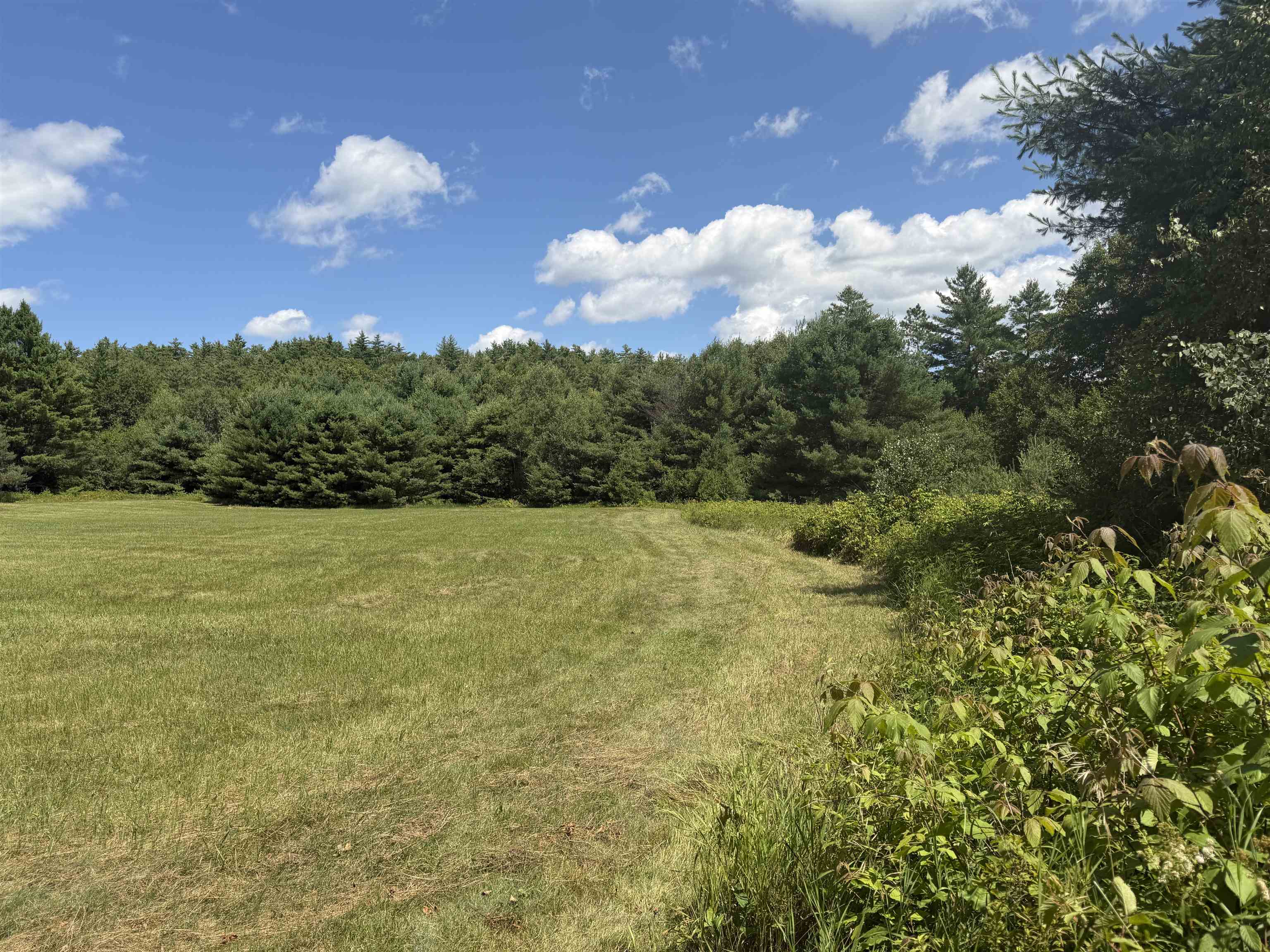 Cemetery Rd, Haverhill, NH 03765