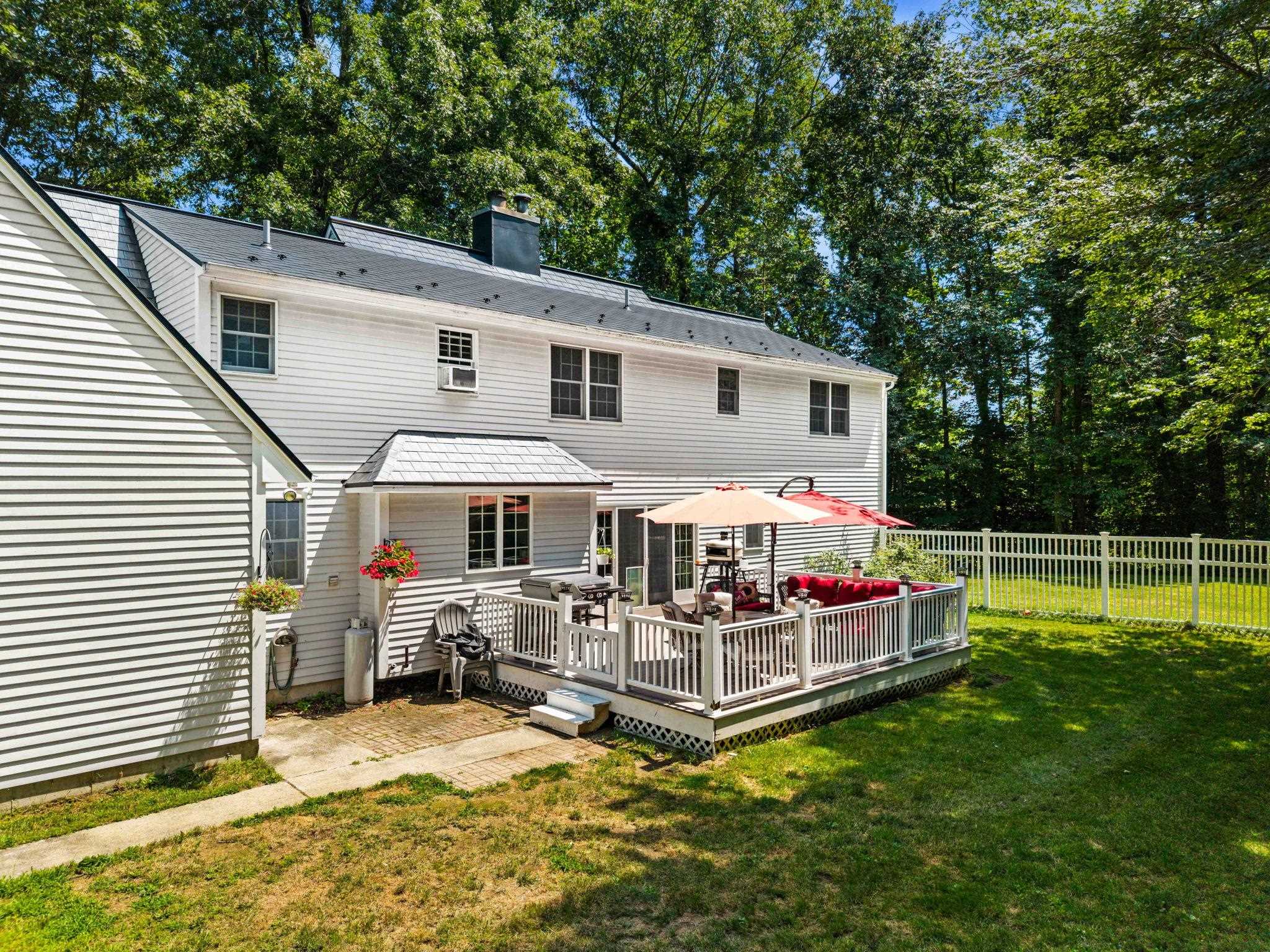 85 Maple Ave, Atkinson, NH 03811