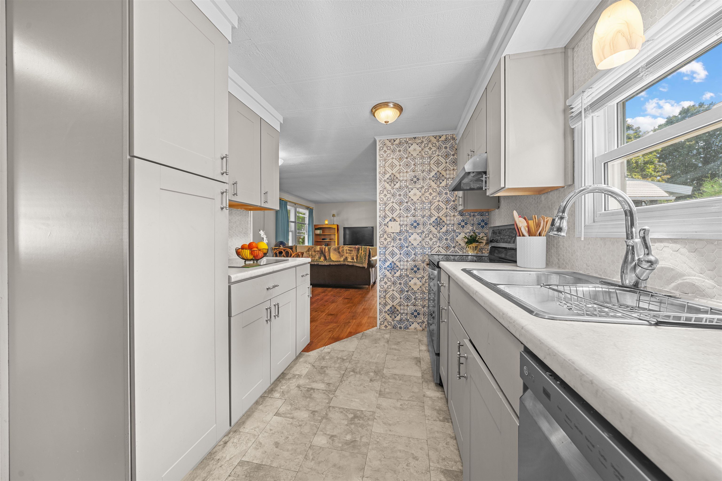66 Fairfield Dr, Concord, NH 03301