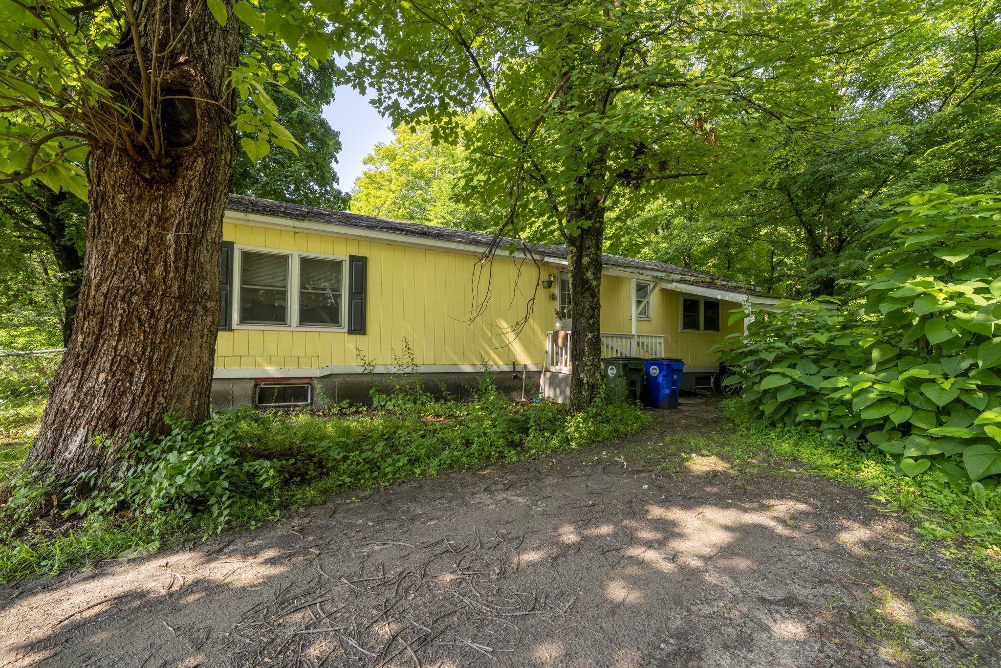 12-14 Pleasant St, Goffstown, NH 03045