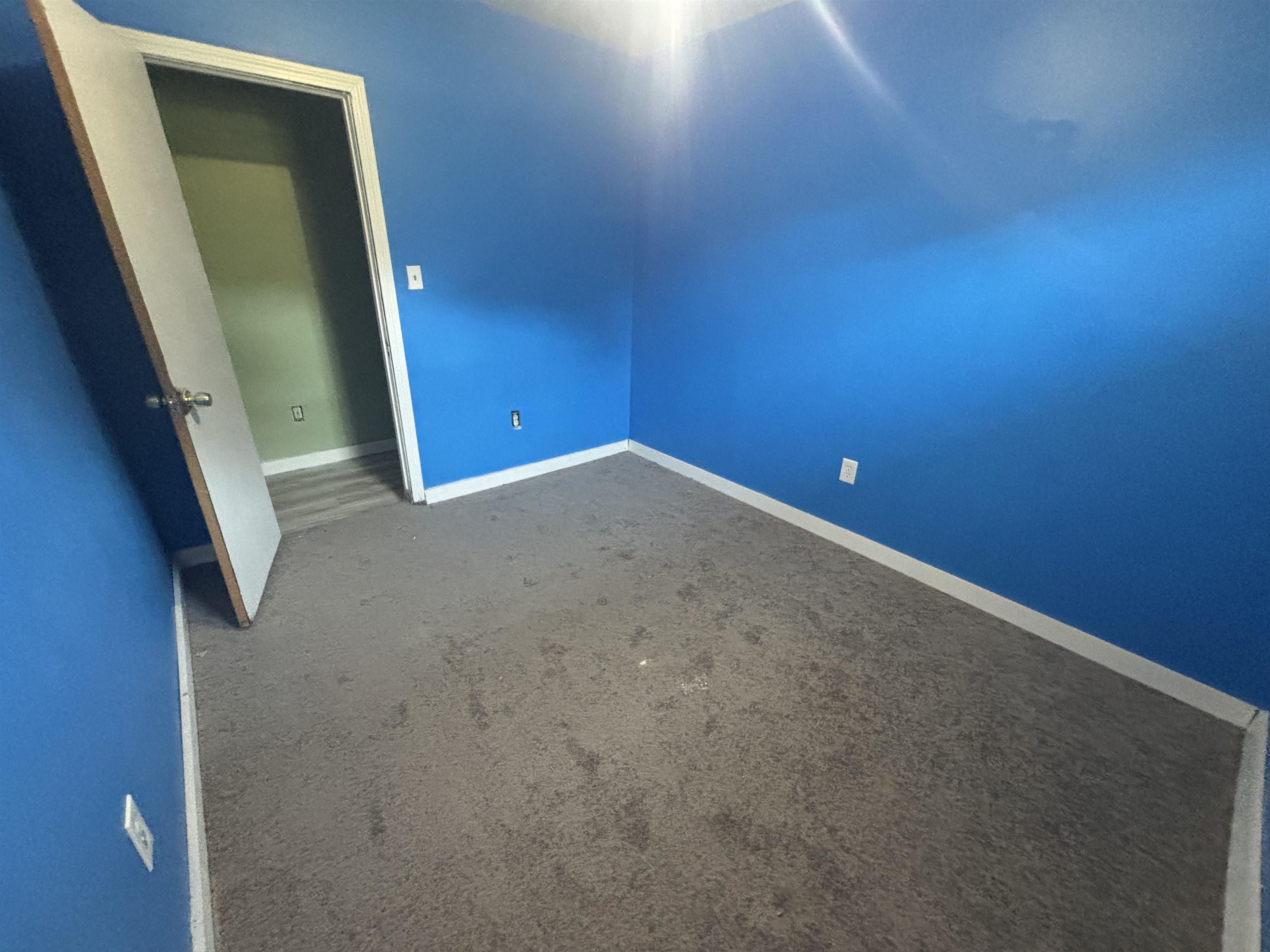 1b E Dunstable Rd, Nashua, NH 03060