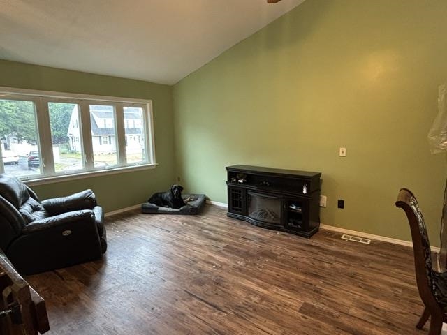 1b E Dunstable Rd, Nashua, NH 03060