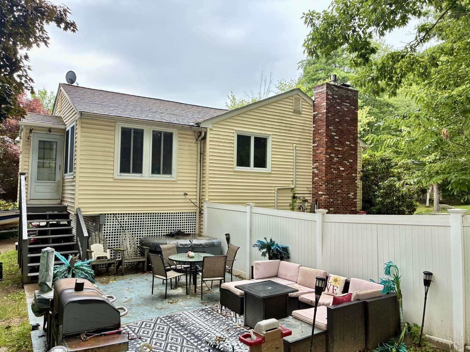 421 Pleasant St, Laconia, NH 03246
