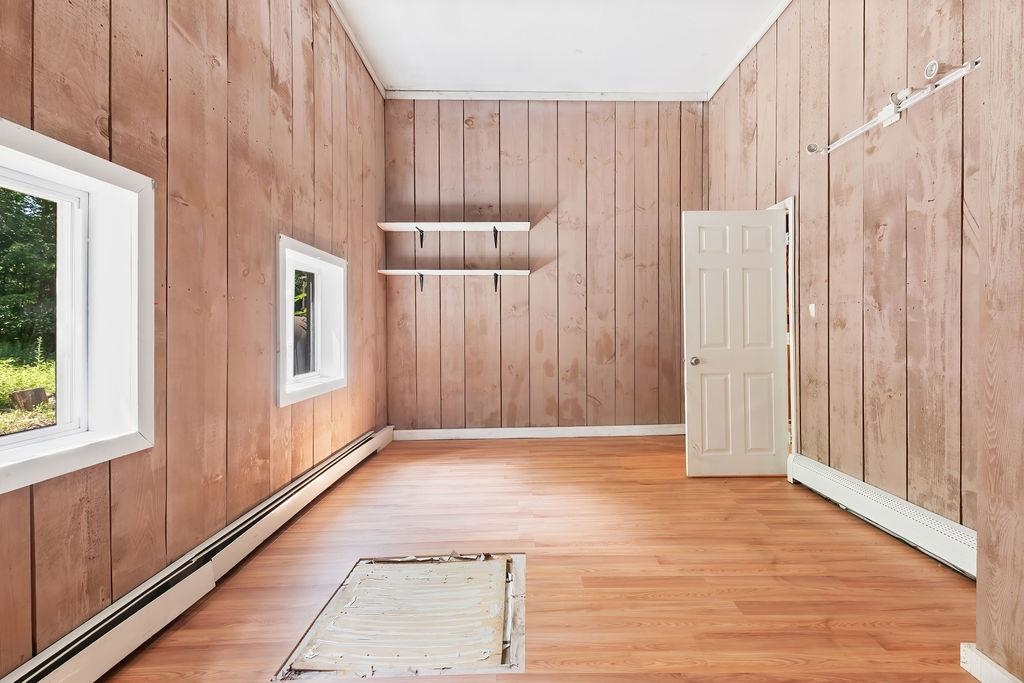 garage back room 25881642