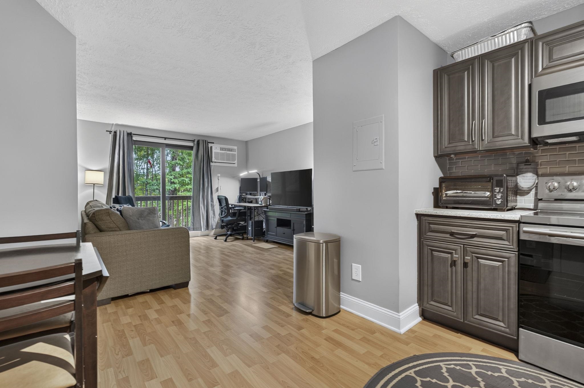 60 Old Hackett Hill Rd #2H, Manchester, NH 03102