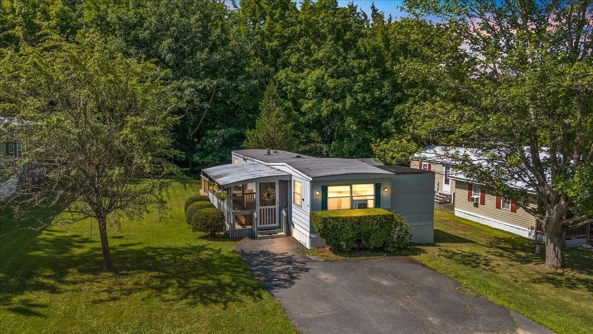 99 Hayes Mobile Home Pk, Exeter, NH 03833