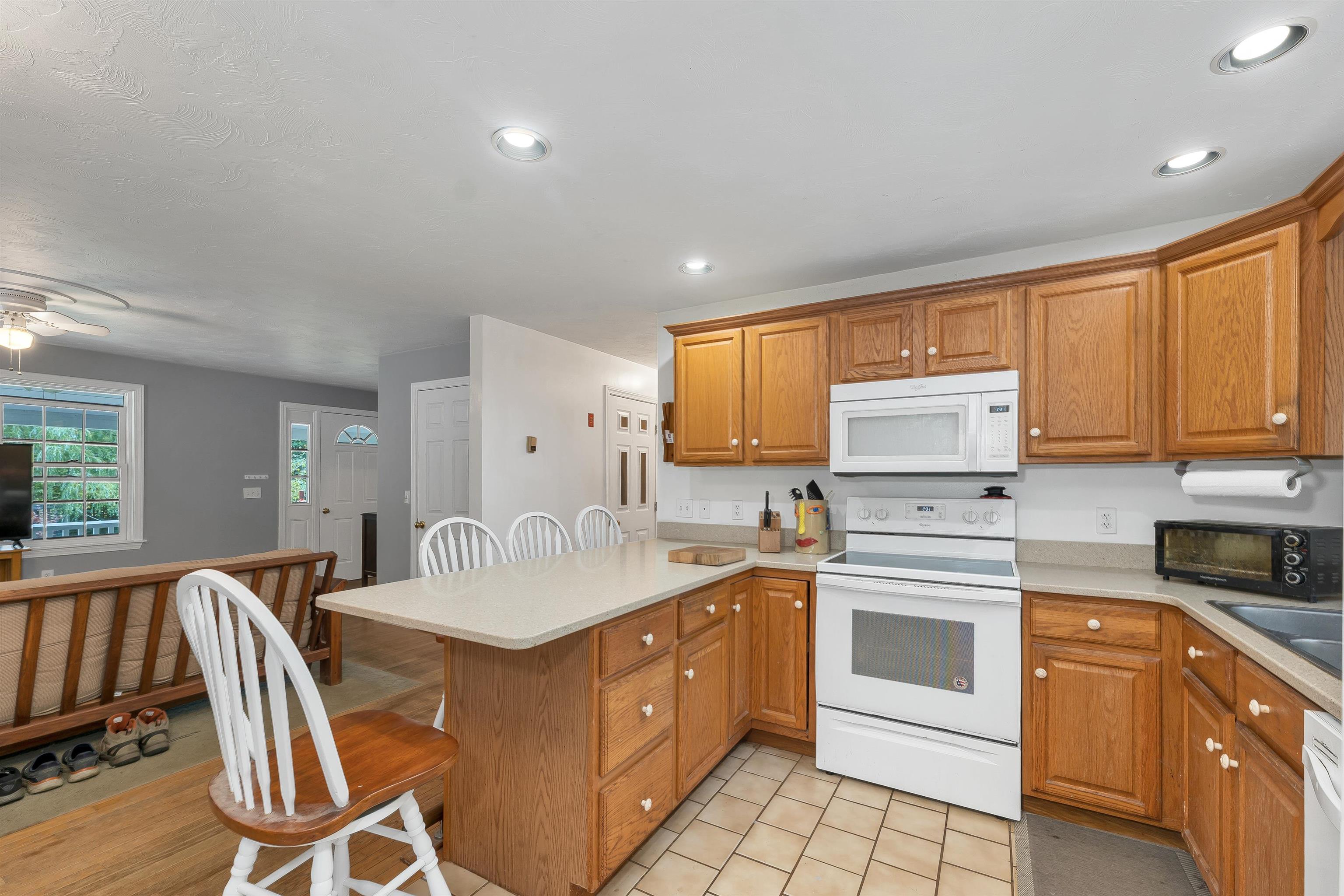 19 Vonhurst Rd, Moultonborough, NH 03254