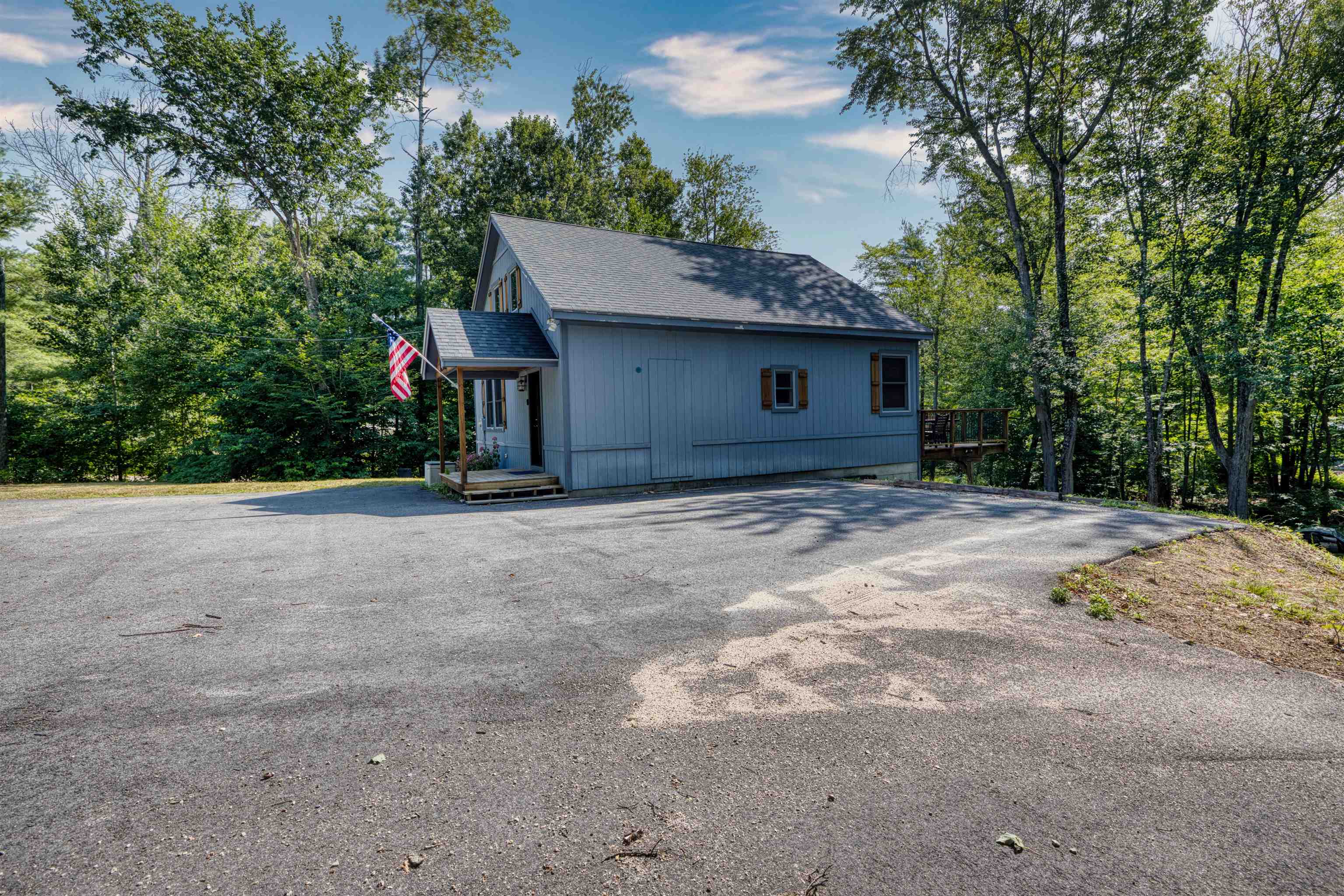 34 Elm St, Ossipee, NH 03864