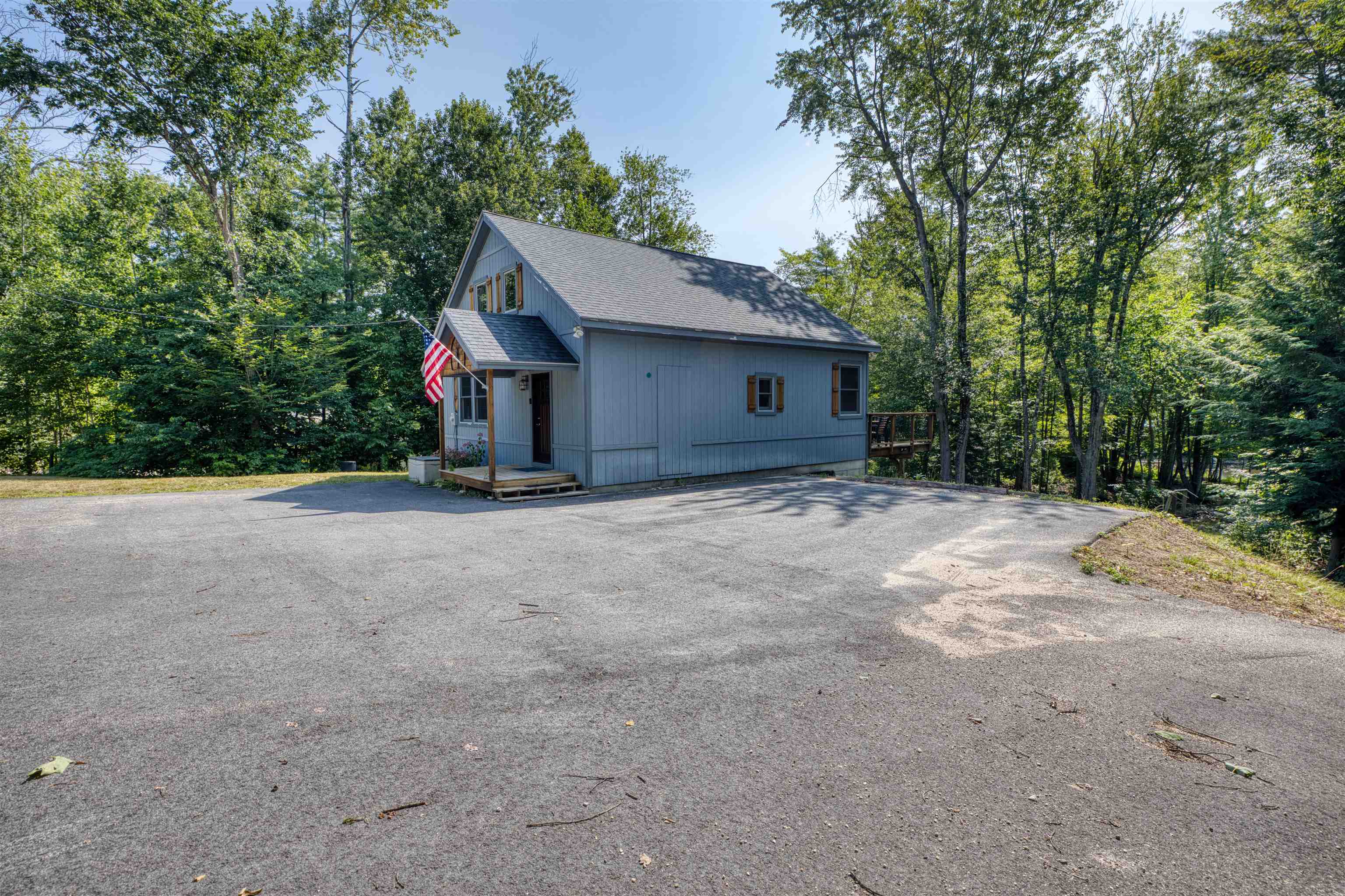 34 Elm St, Ossipee, NH 03864