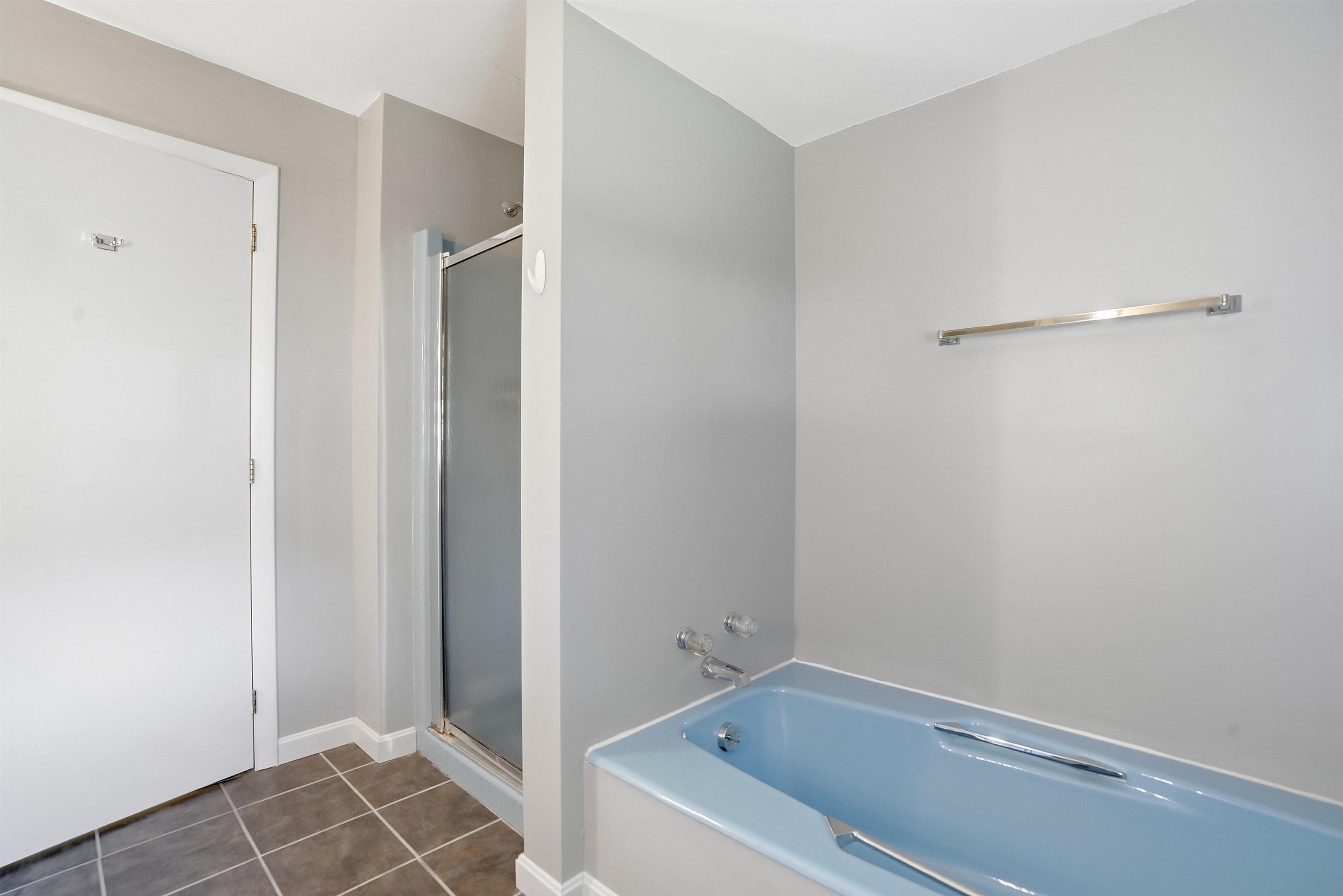 27 Bolic St, Nashua, NH 03062