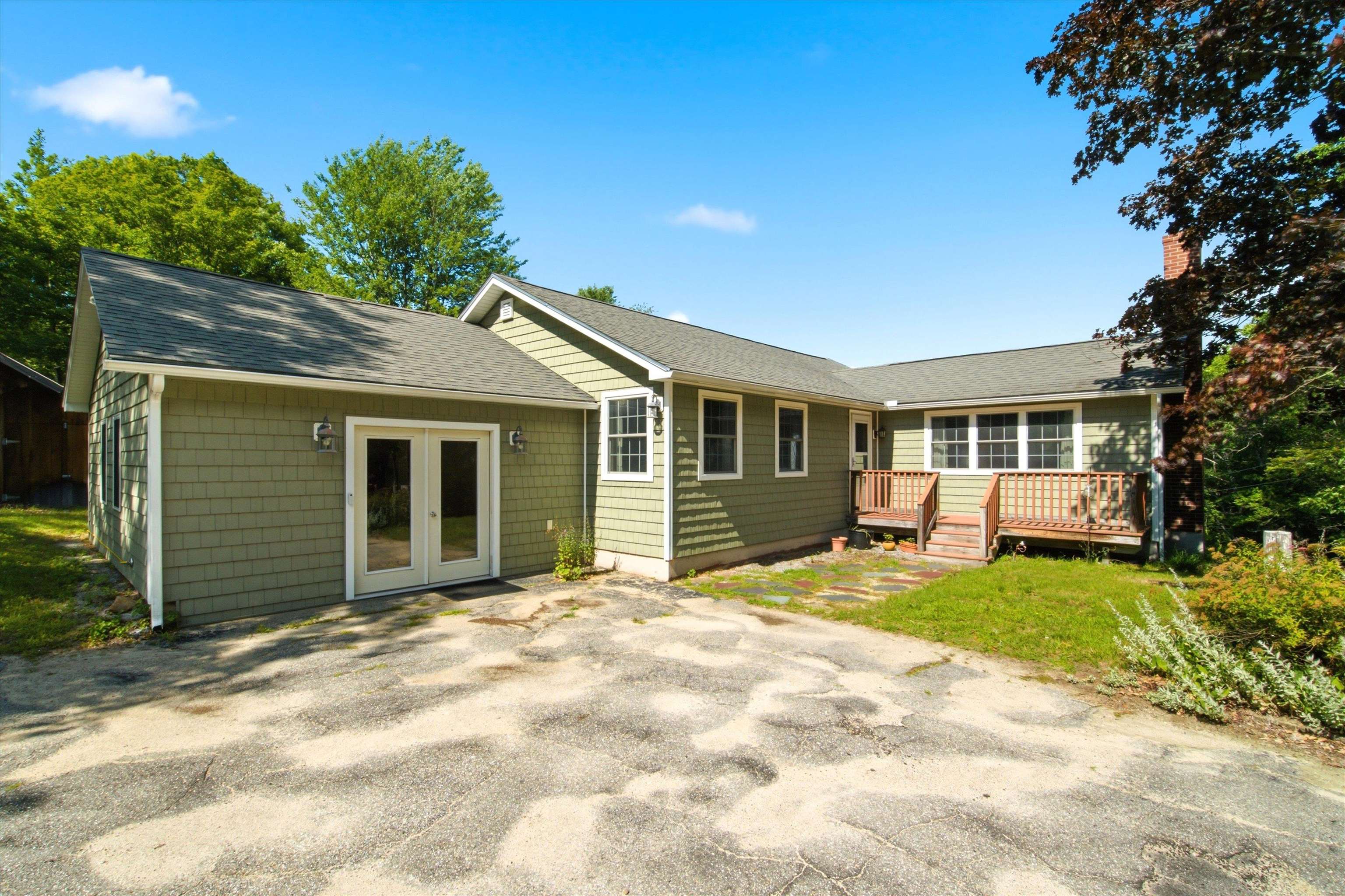 45 Sunset Hill Rd, Bradford, NH 03221