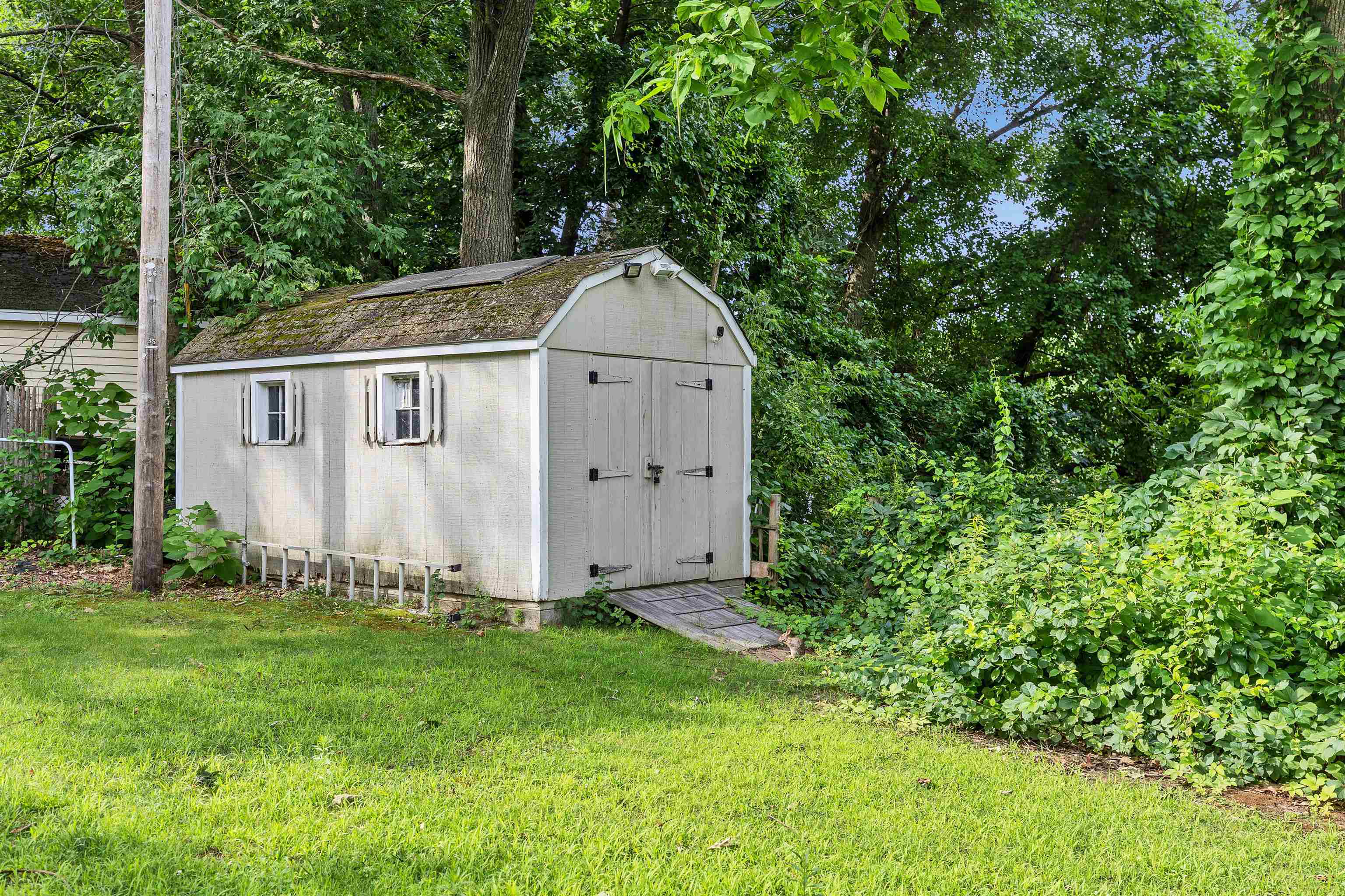 44 Emerald St, Manchester, NH 03103