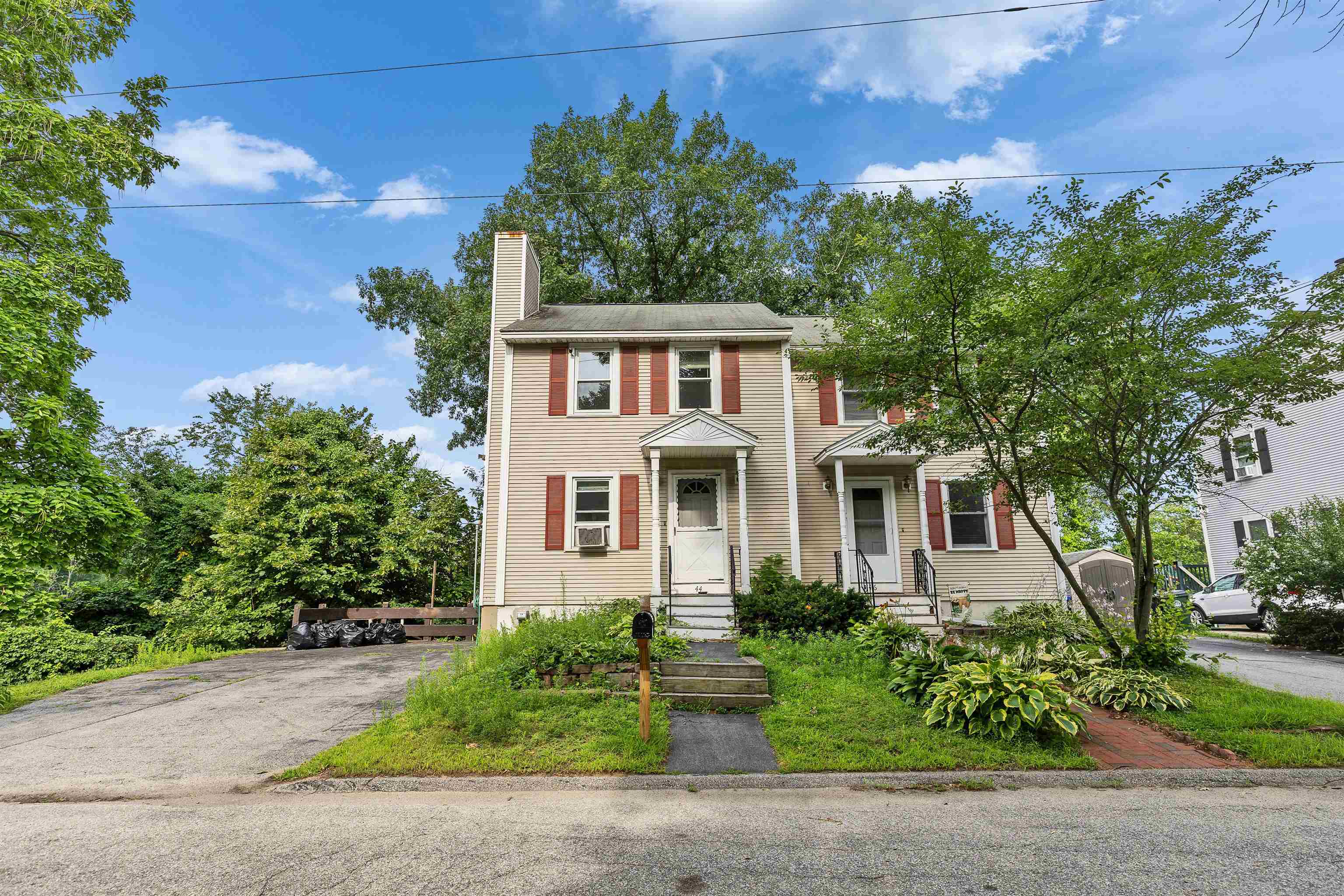 44 Emerald St, Manchester, NH 03103