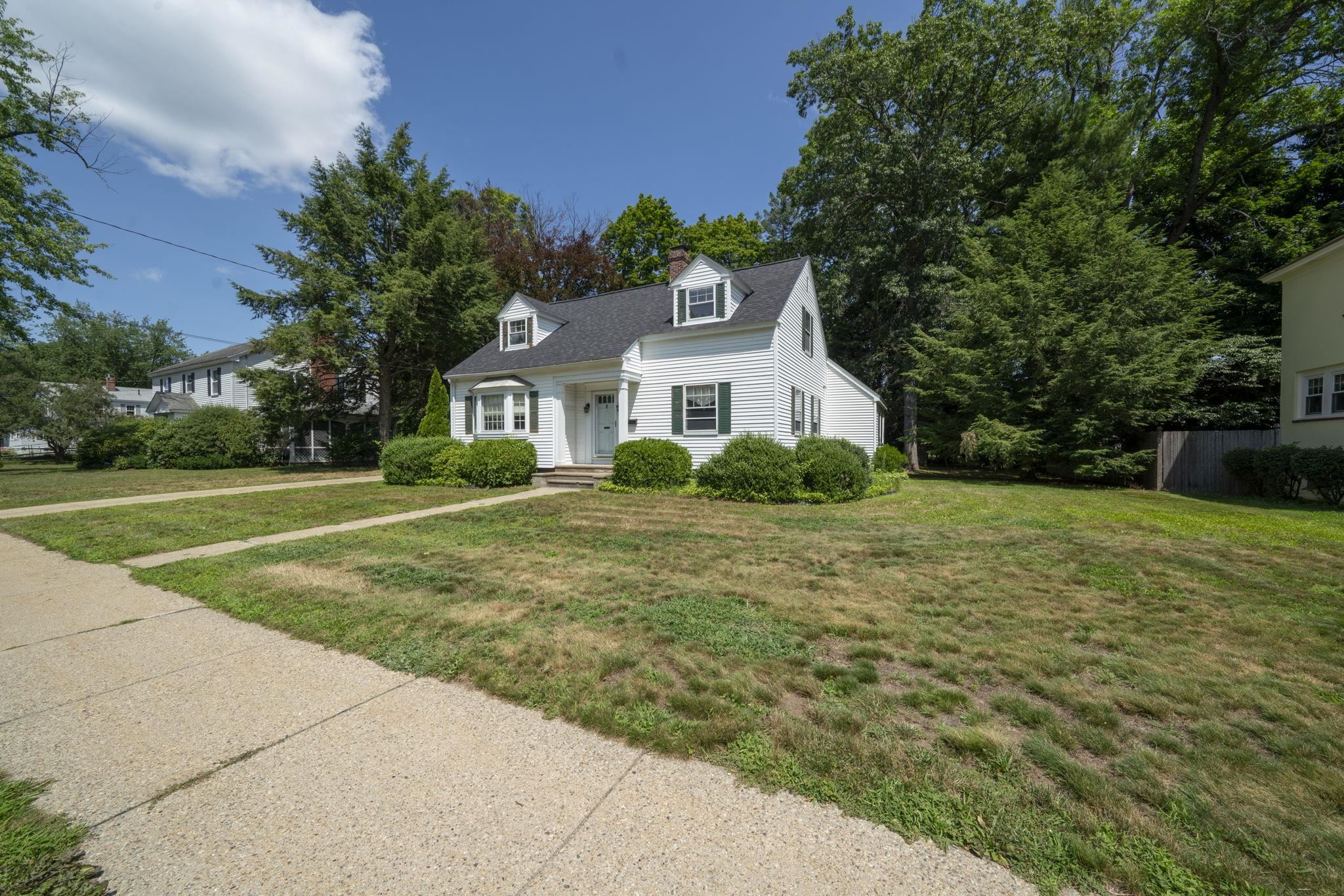 831 Maple St, Manchester, NH 03104