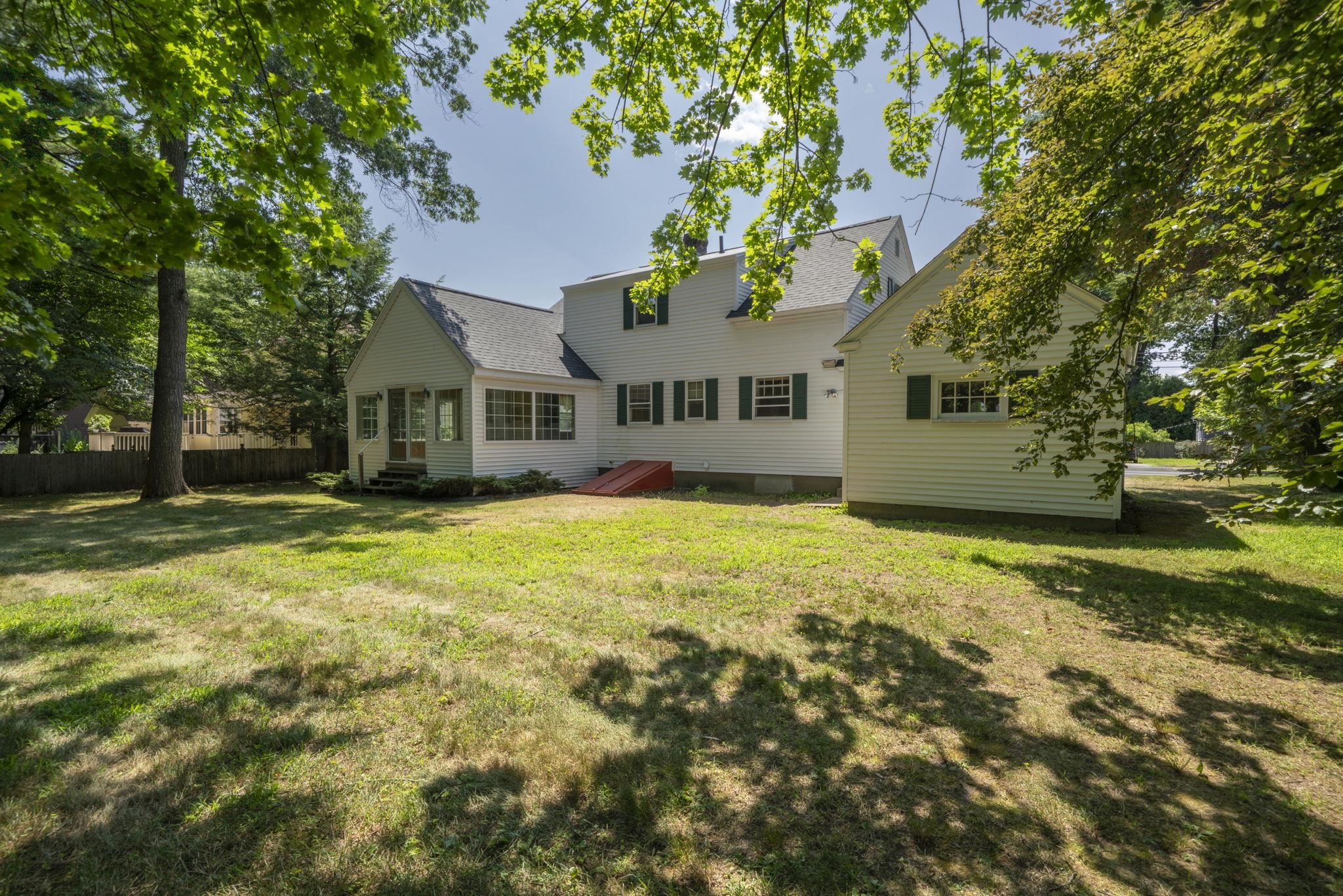 831 Maple St, Manchester, NH 03104