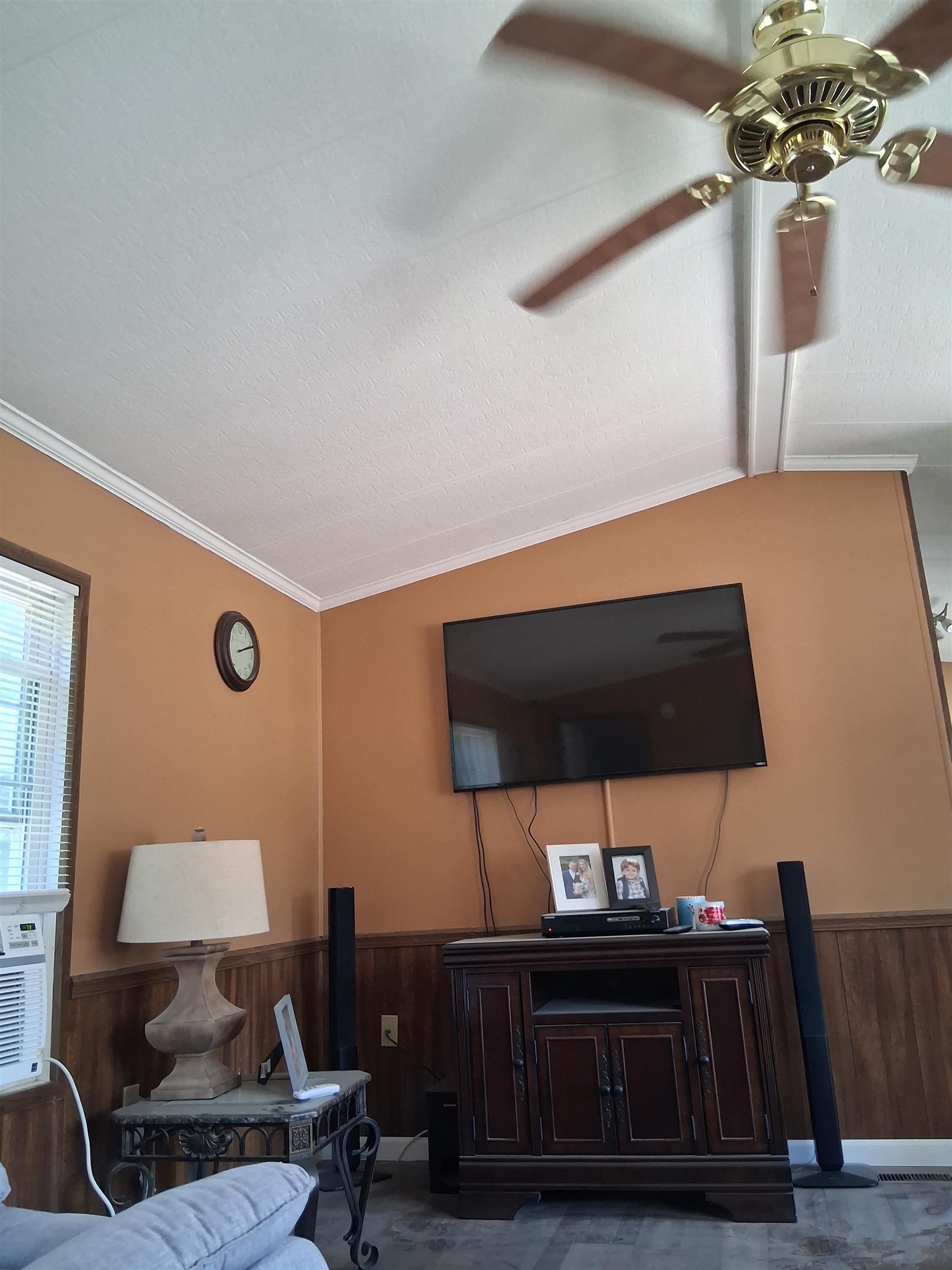 29 Brooks Rd Extension, Seabrook, NH 03874