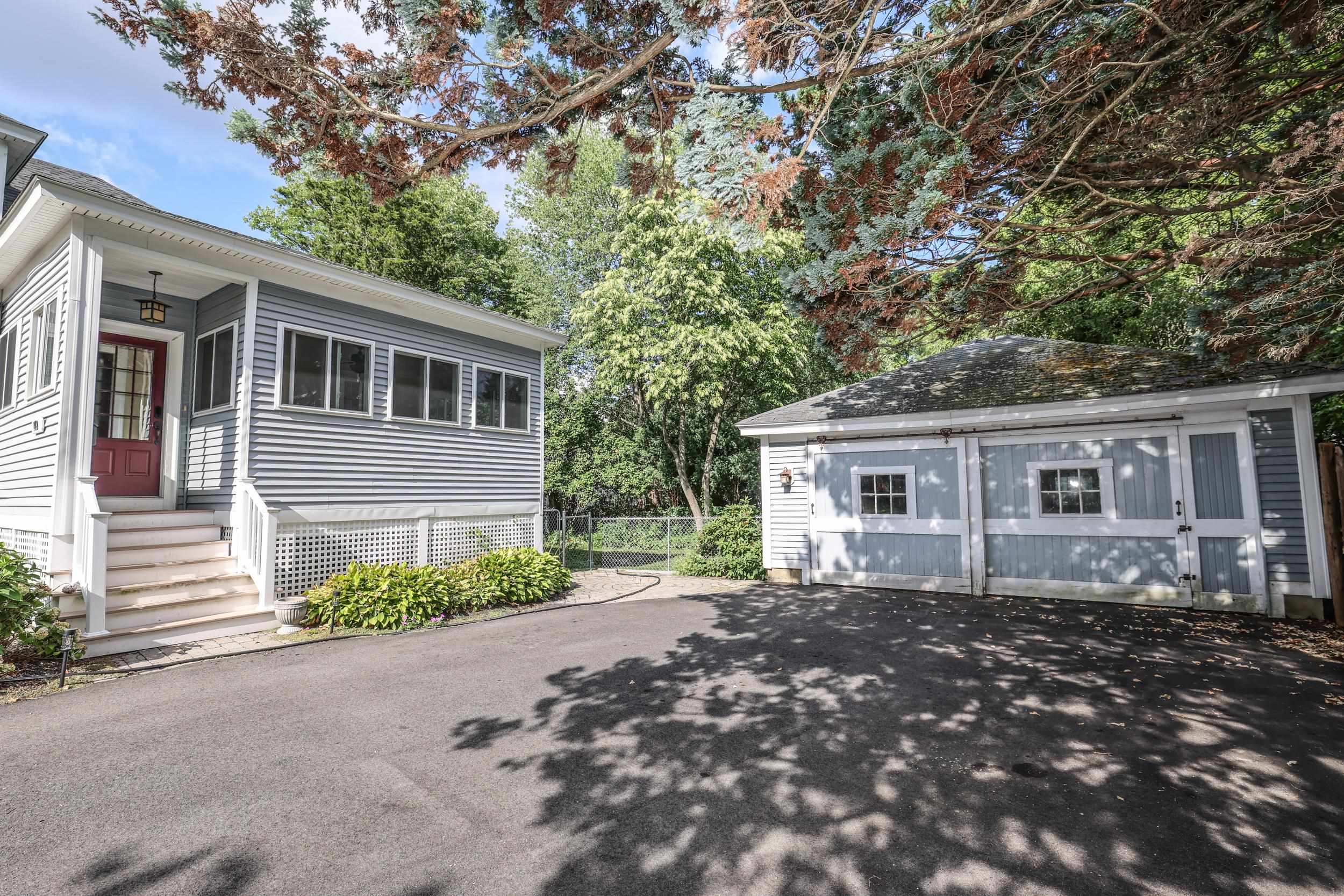 749 Maple St, Manchester, NH 03104