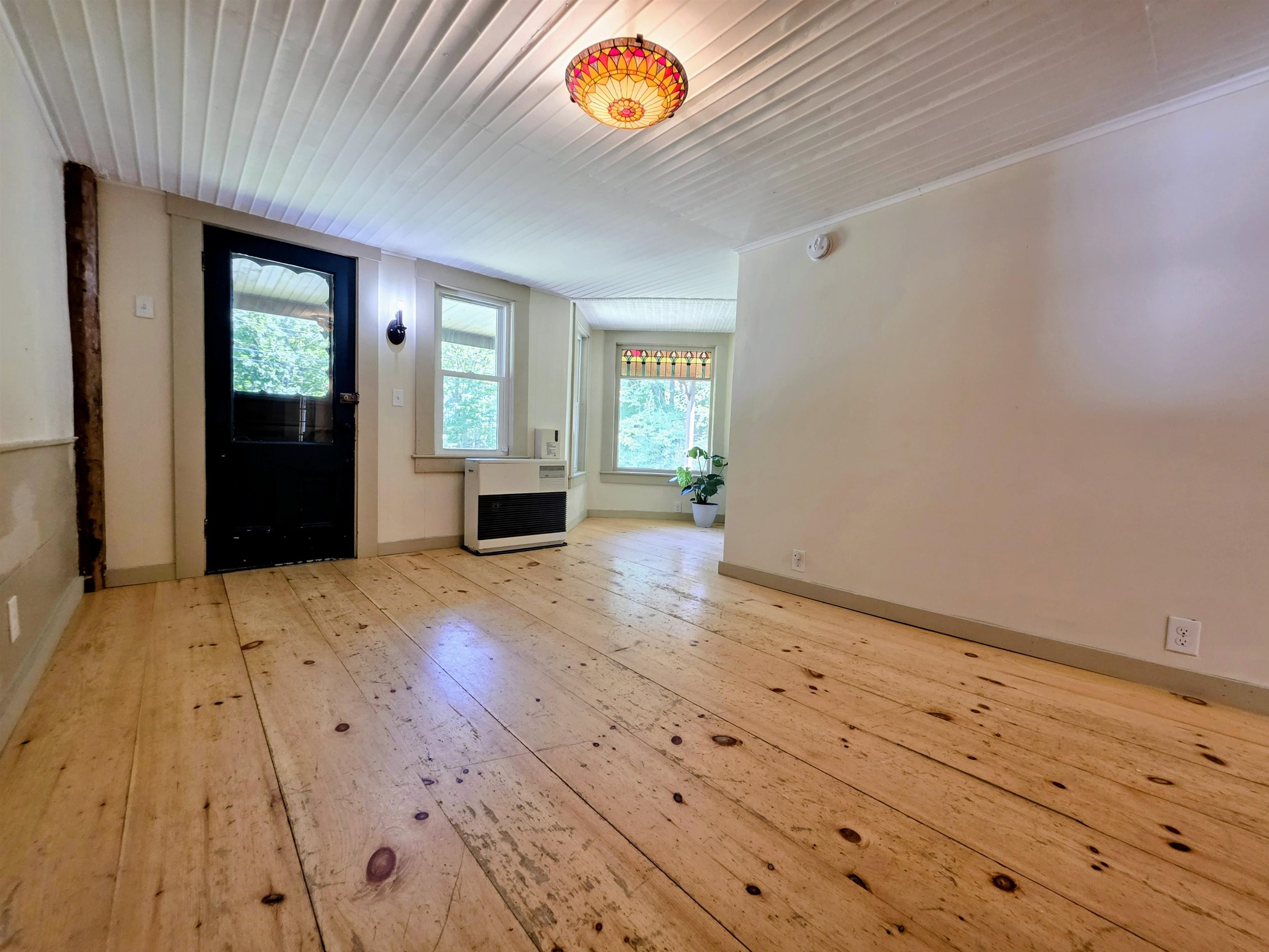 653 Frank C Gilman Hw, Alton, NH 03809