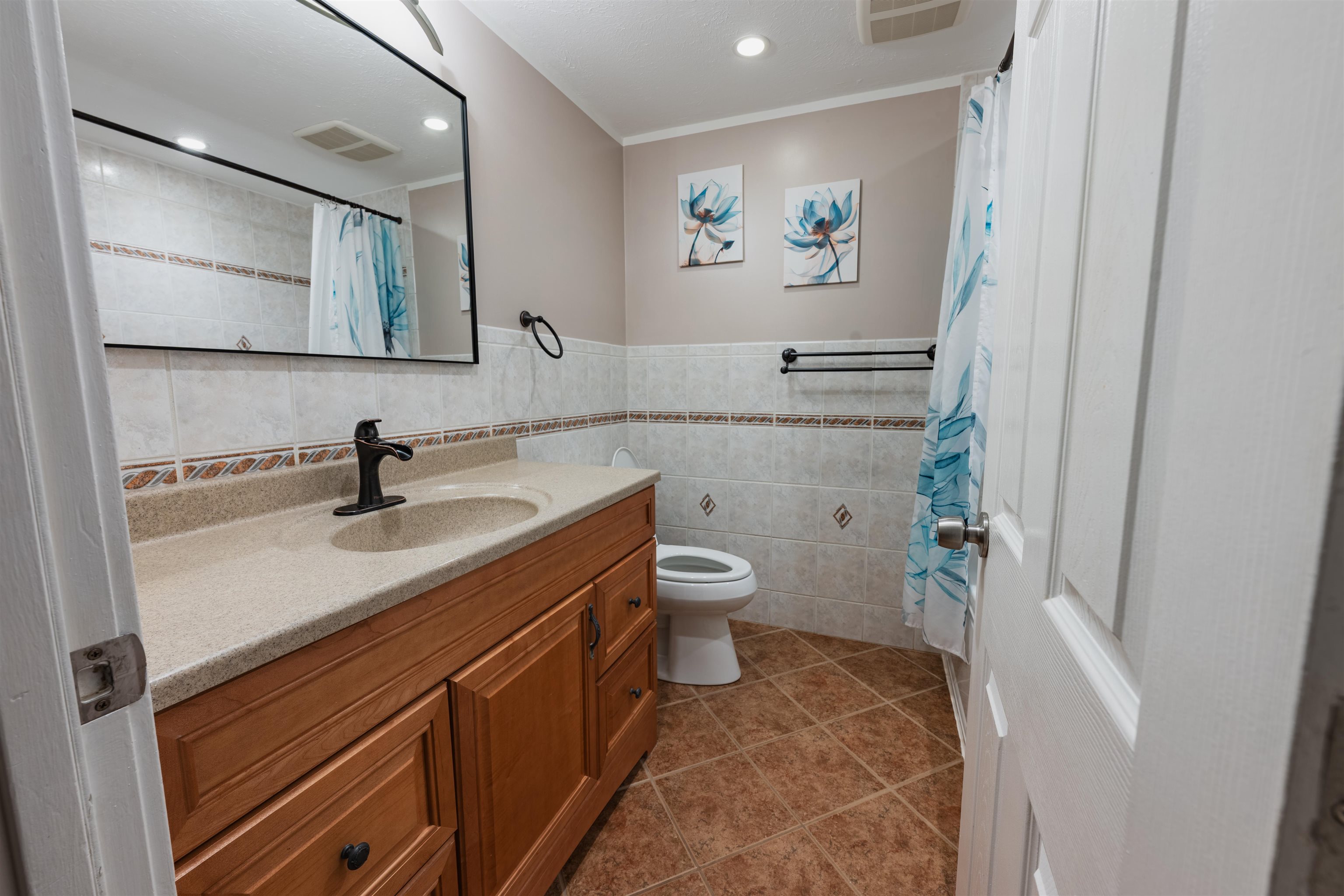 5 Tsienneto Rd #5, Derry, NH 03038