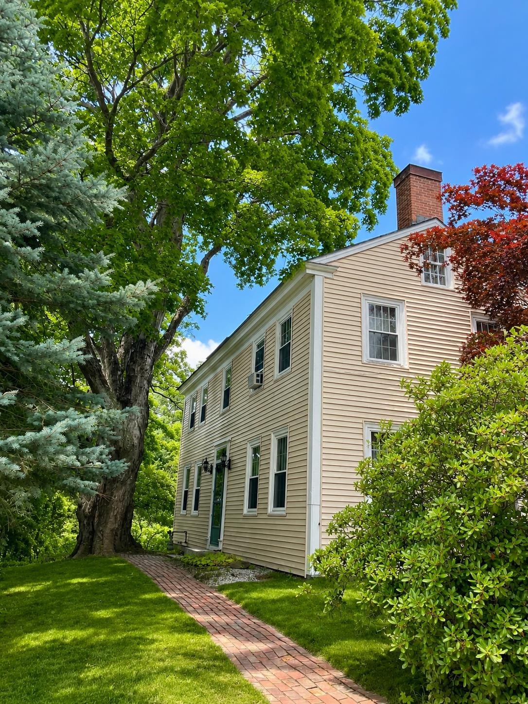 240 Mountain Rd, Concord, NH 03301