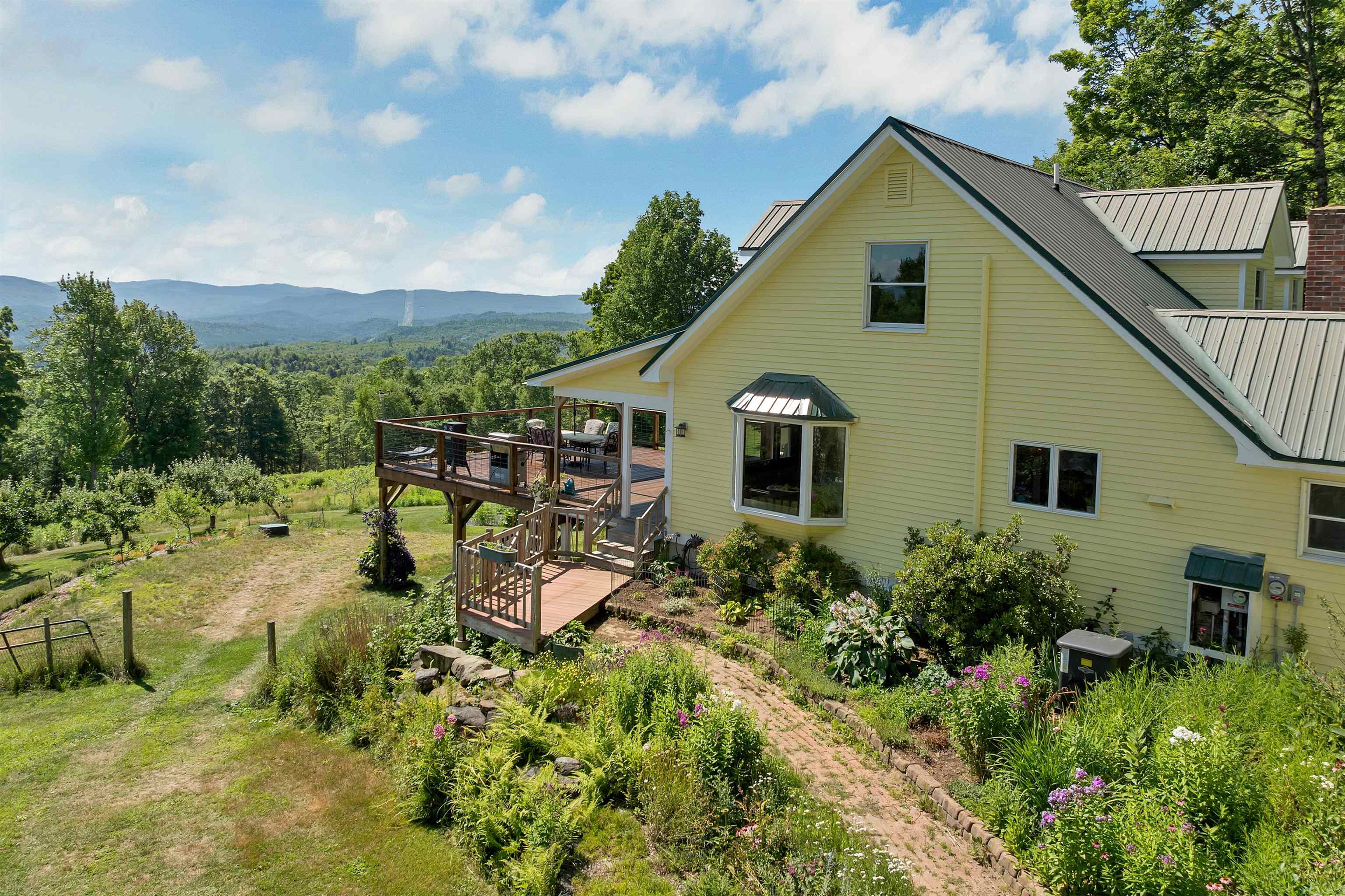 469 Atwell Hill Rd, Wentworth, NH 03282
