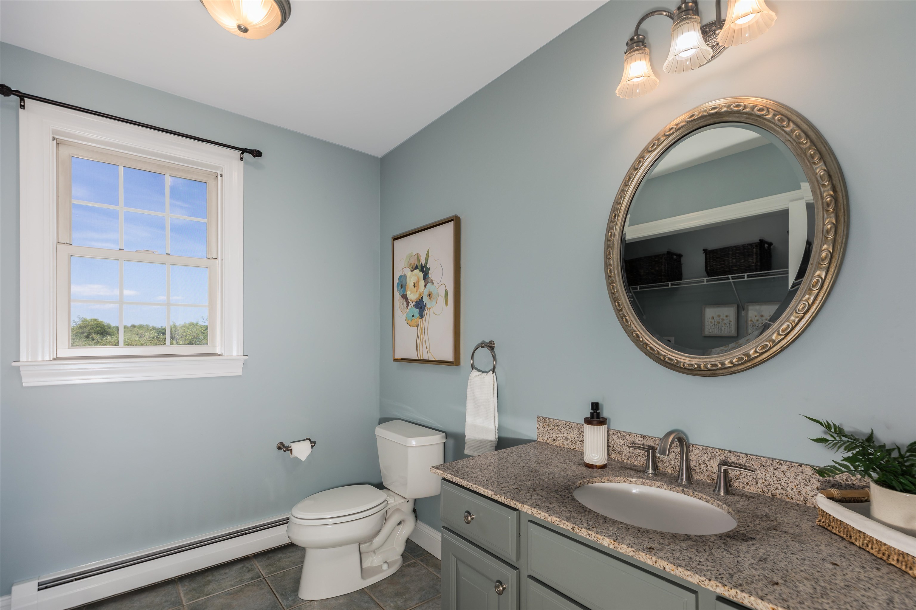 93 Bunker Hill Ave, Stratham, NH 03885