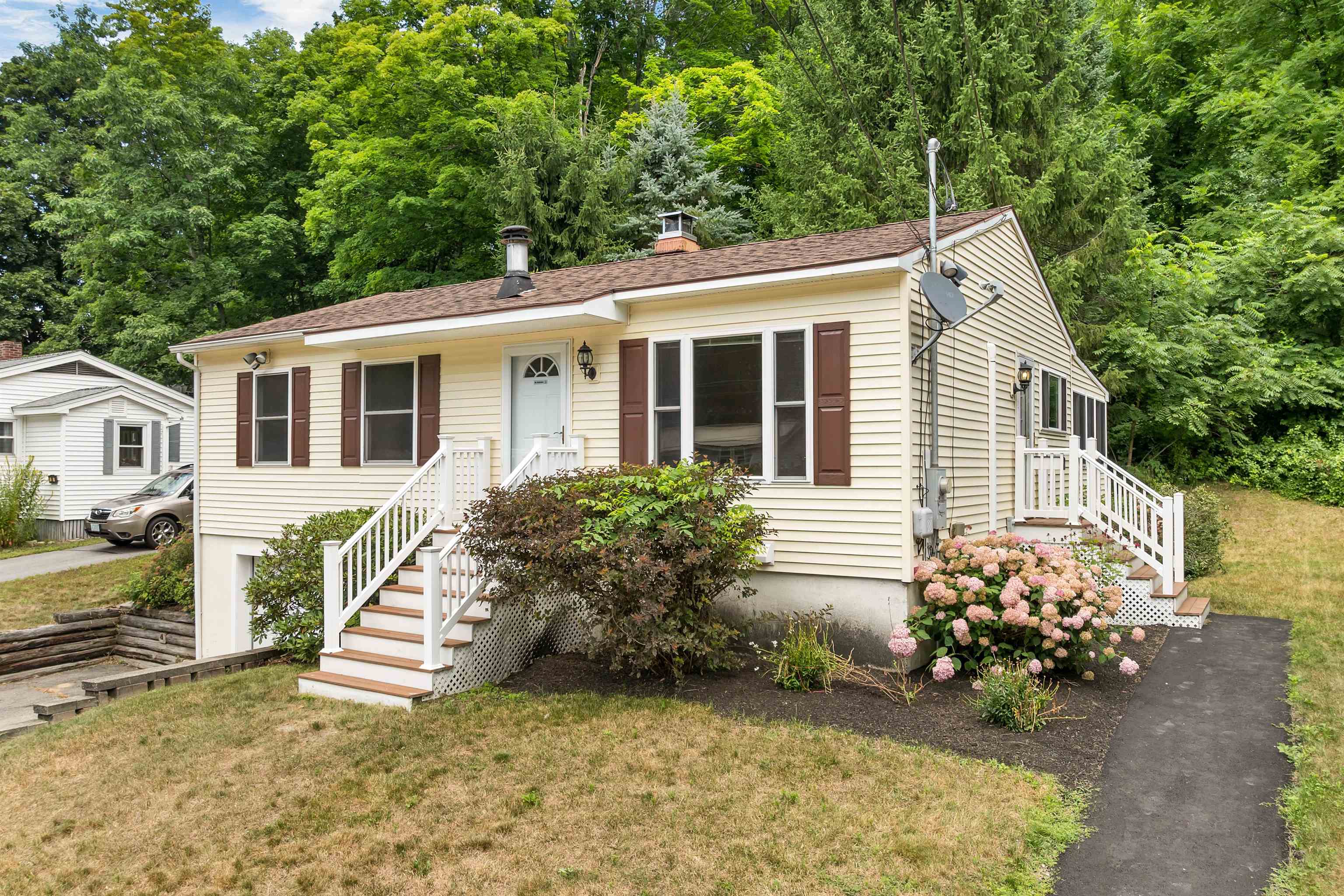 34 Valley Street, Laconia, NH photo 3