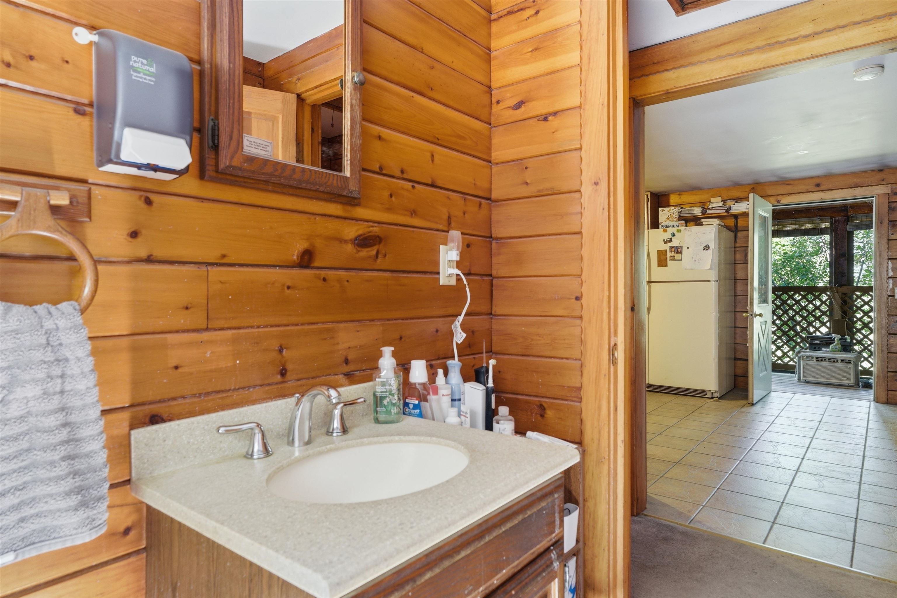 133 Mountain View Rd, Deerfield, NH 03037
