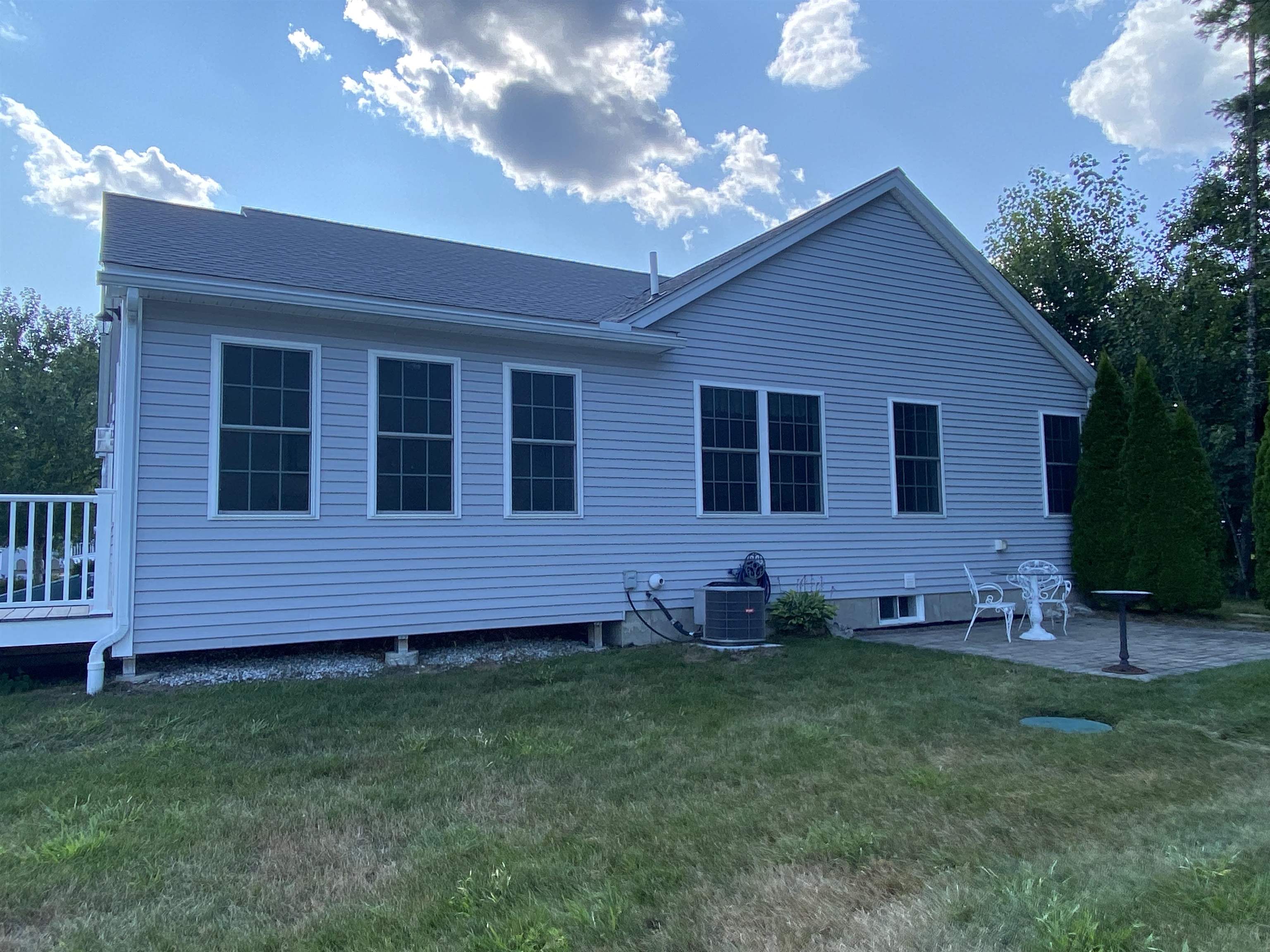 2 Club House Way, Amherst, NH 03031