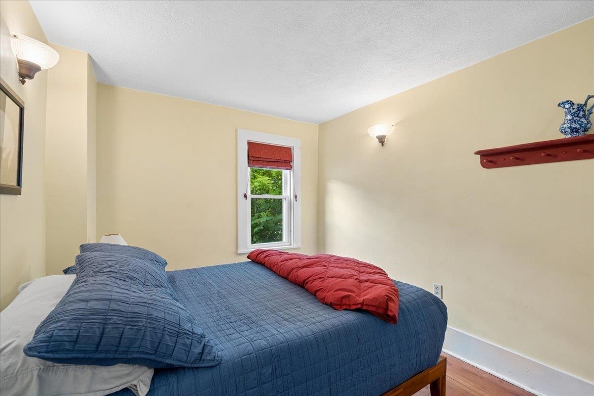 708 Cross Country Rd, Pembroke, NH 03275