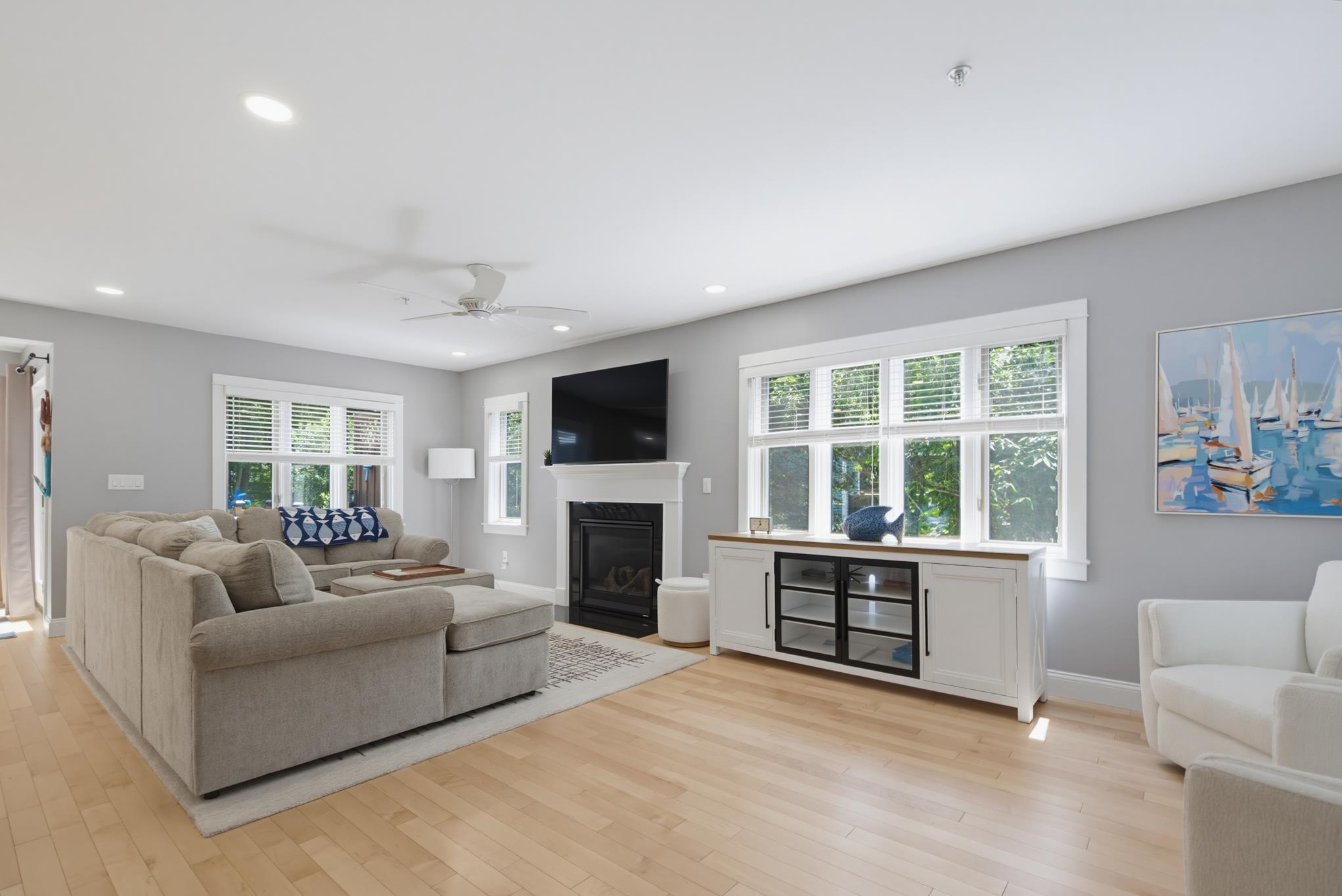 25 Clearwater Dr, Dover, NH 03820