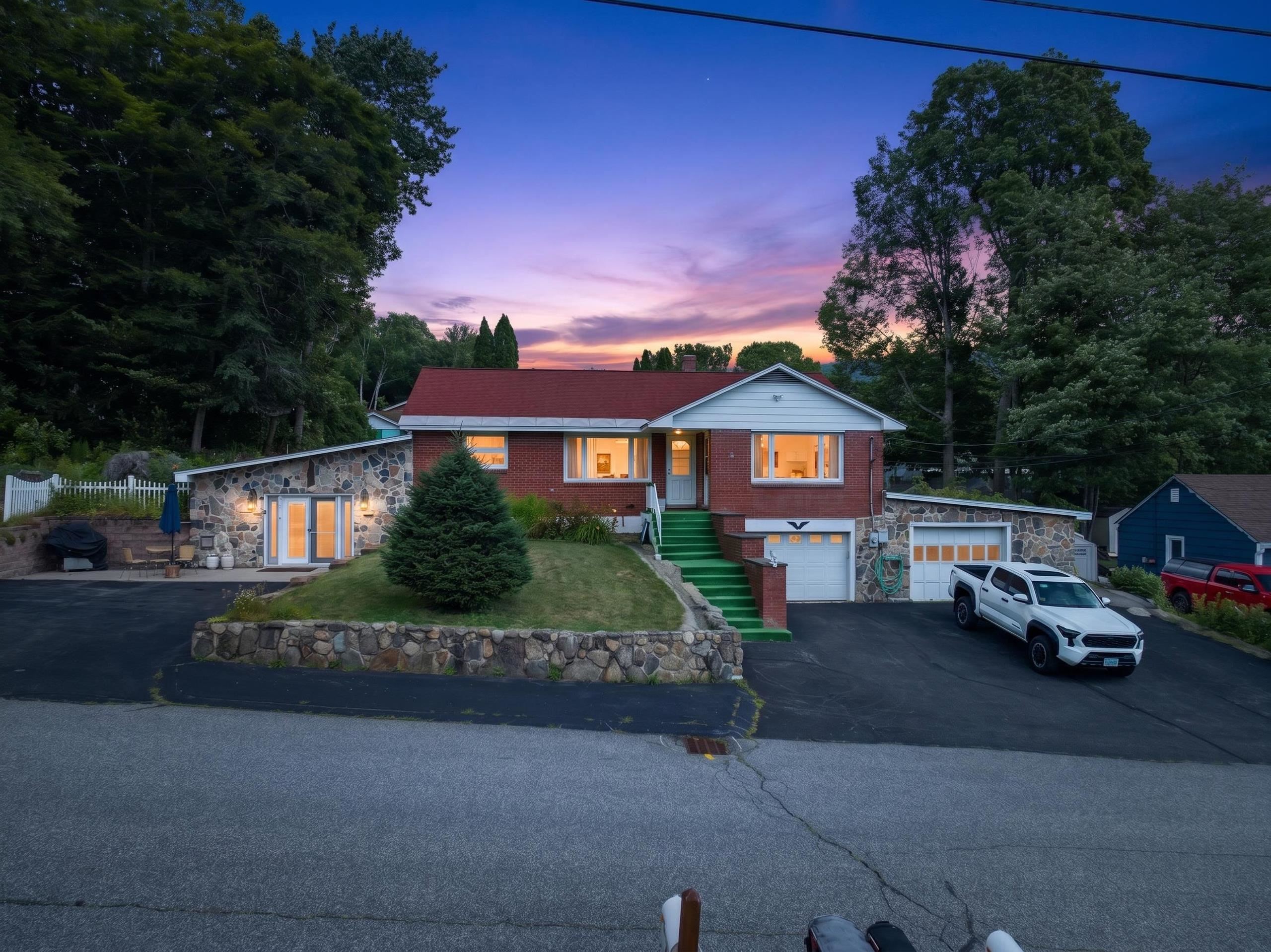Photo 2 of Single family home for sale at 48 Mansion Hill Dr, Lincoln, NH 03251 | MLS# 5102042 | Listing updated on 2026-09-18