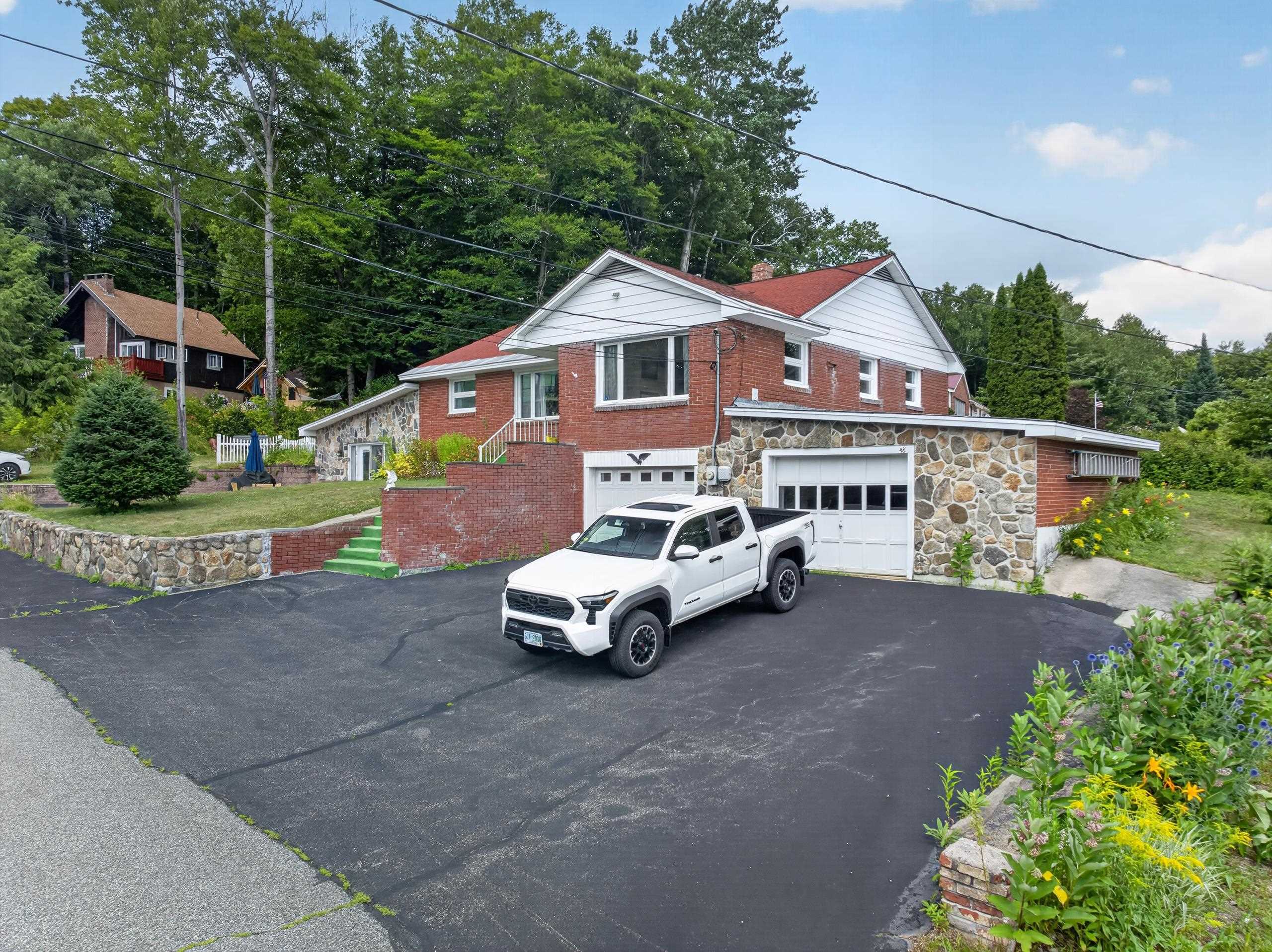 48 Mansion Hill Dr, Lincoln, NH 03251
