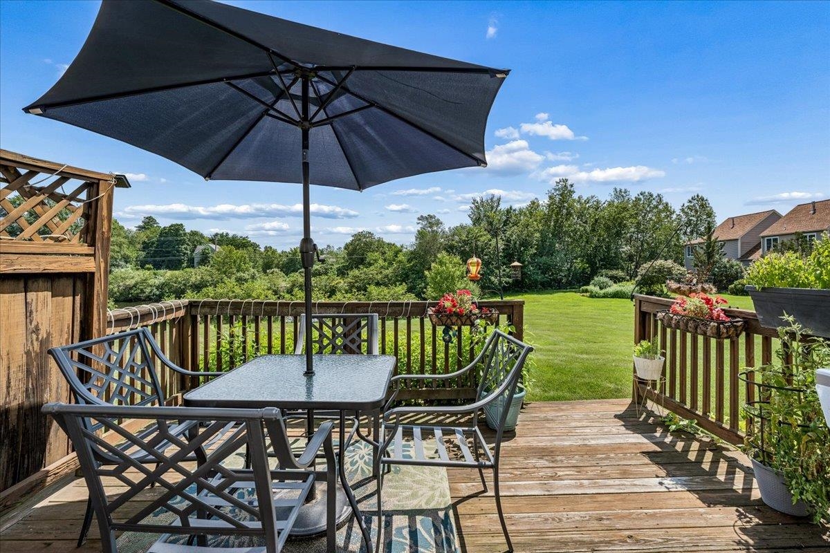 14 Abbey Rd, Brentwood, NH 03833