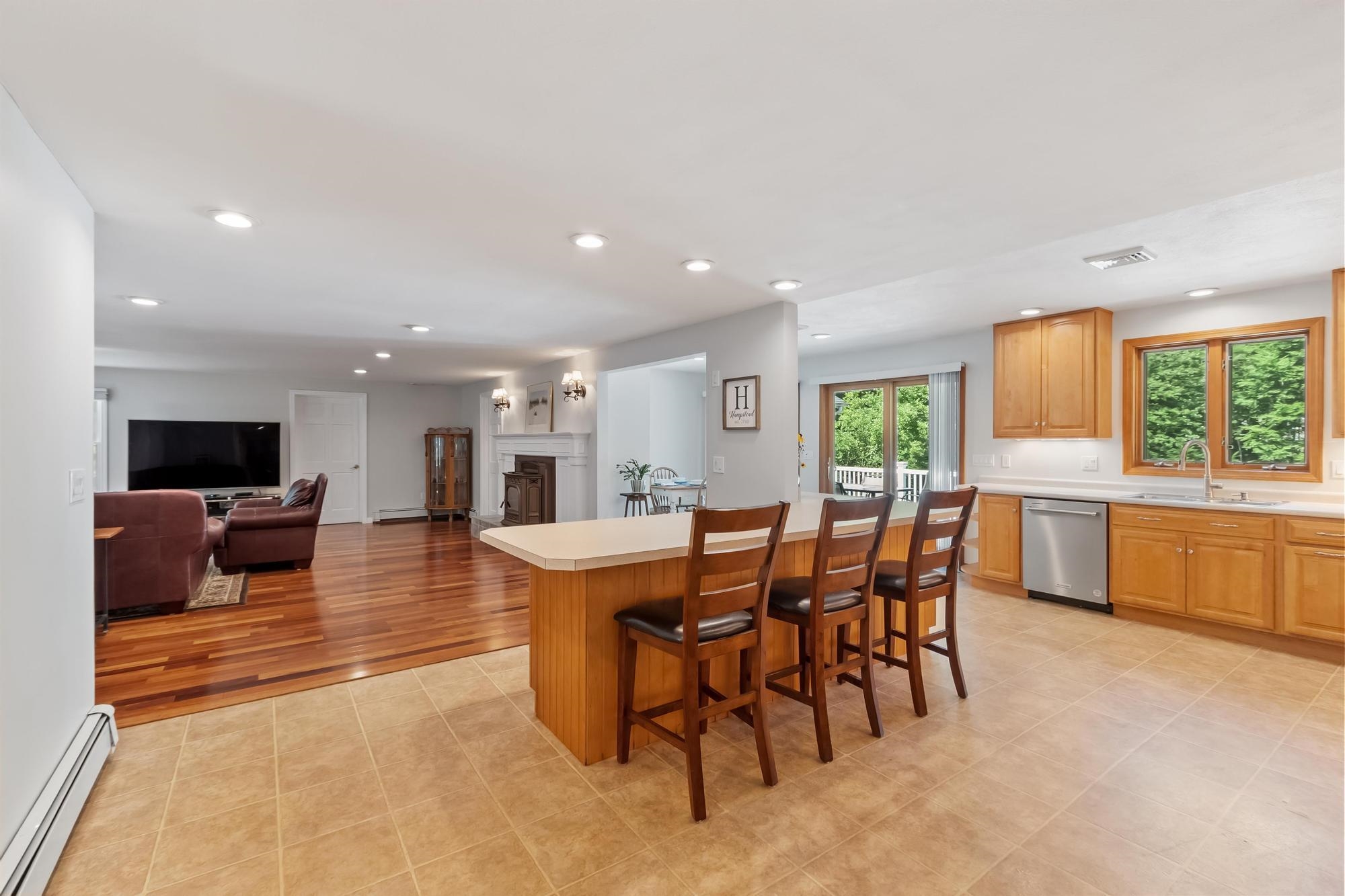 19 Randall Ln, Hampstead, NH 03841
