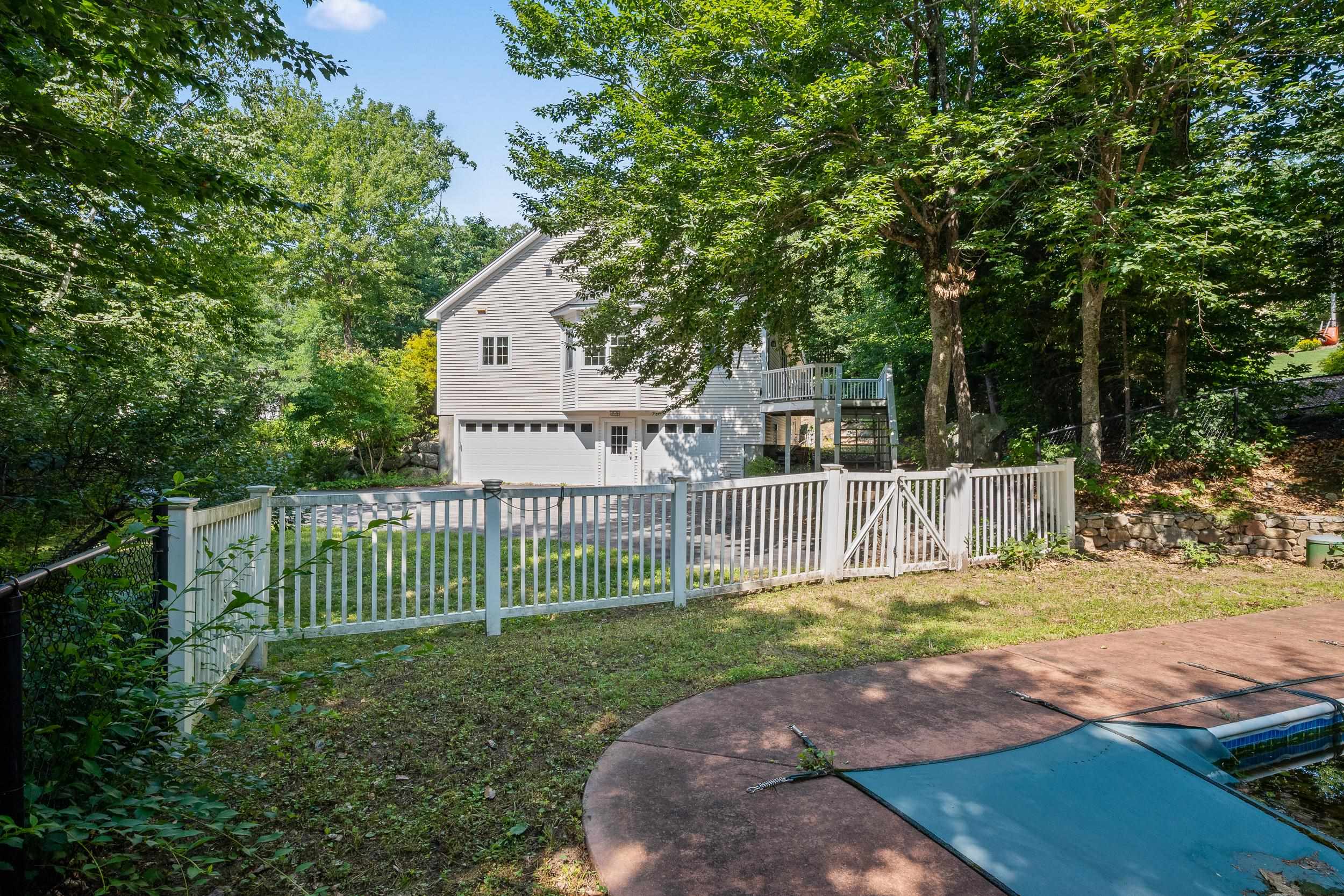 138 Samuel Hale Dr, Hales Location, NH 03860