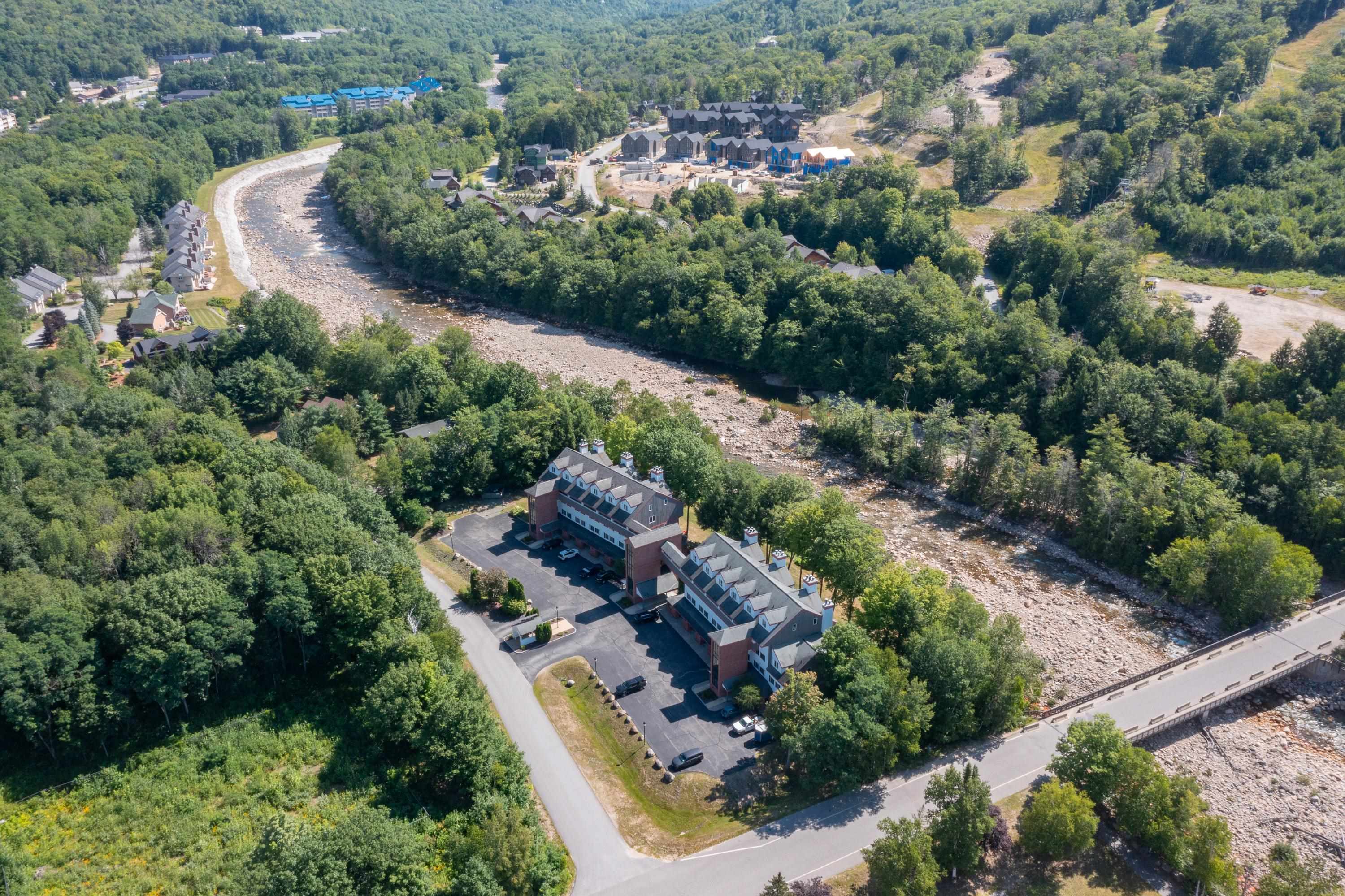 Closest building to South Mountain bridge