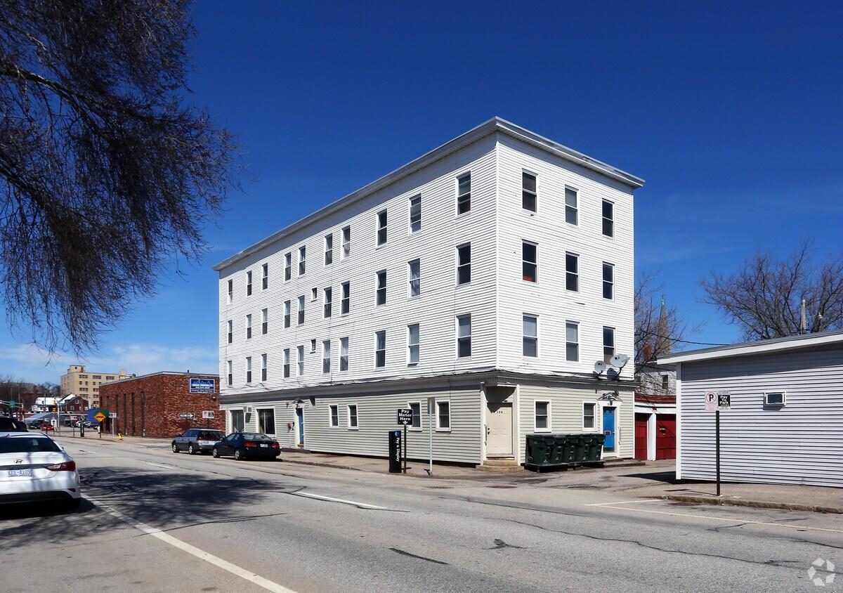 303 Pine St, Manchester, NH 03103