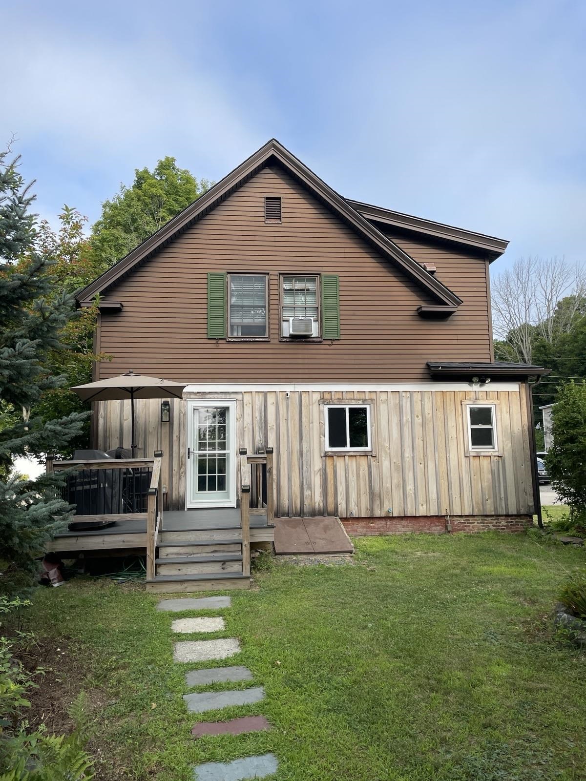 24 Hanson St, Somersworth, NH 03878