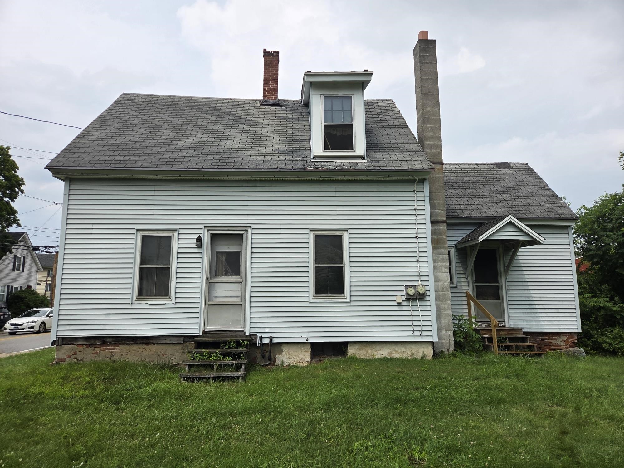 24 Grove St, Keene, NH 03431