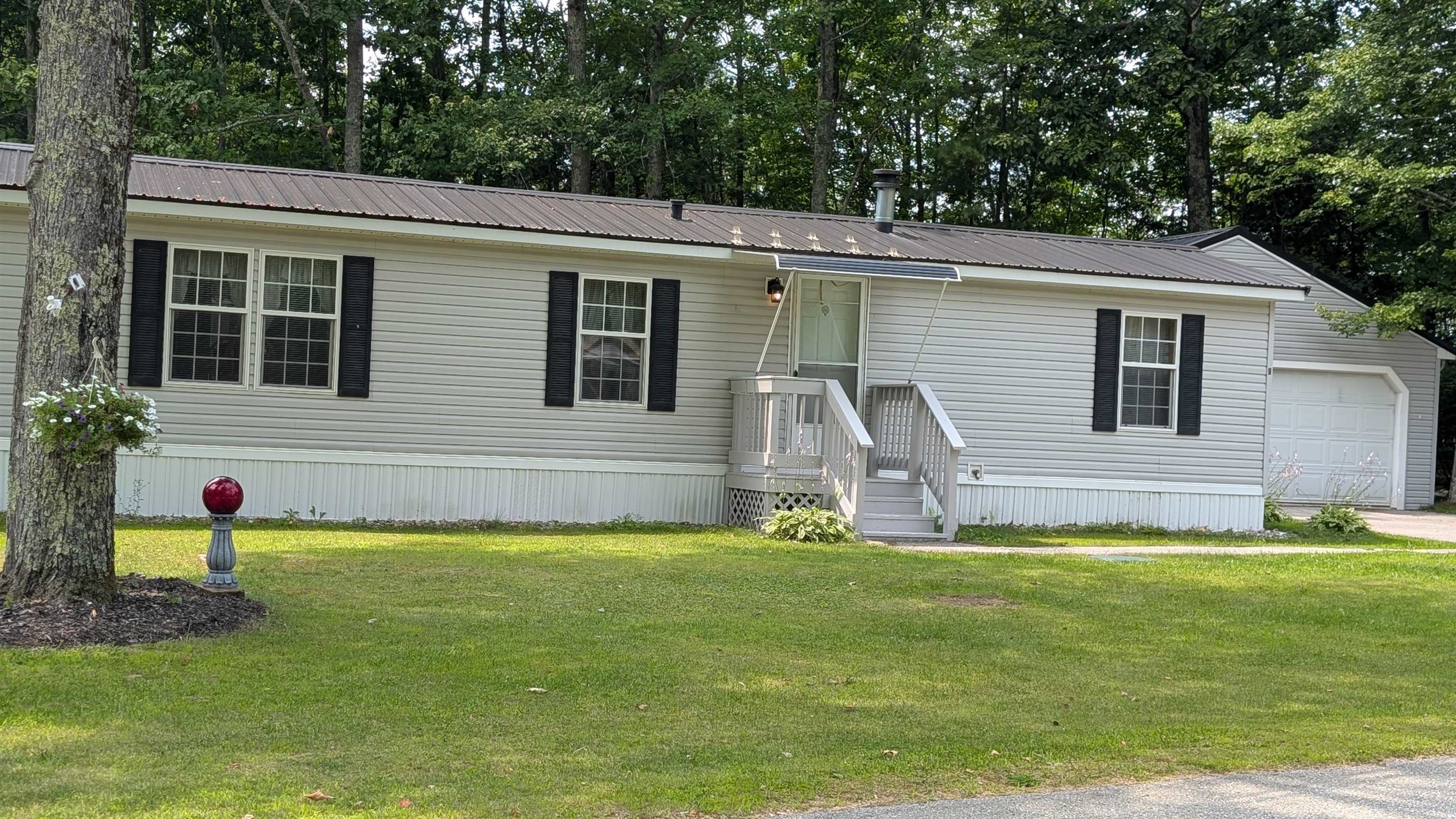 732 Concord Stage Rd #9, Weare, NH 03281