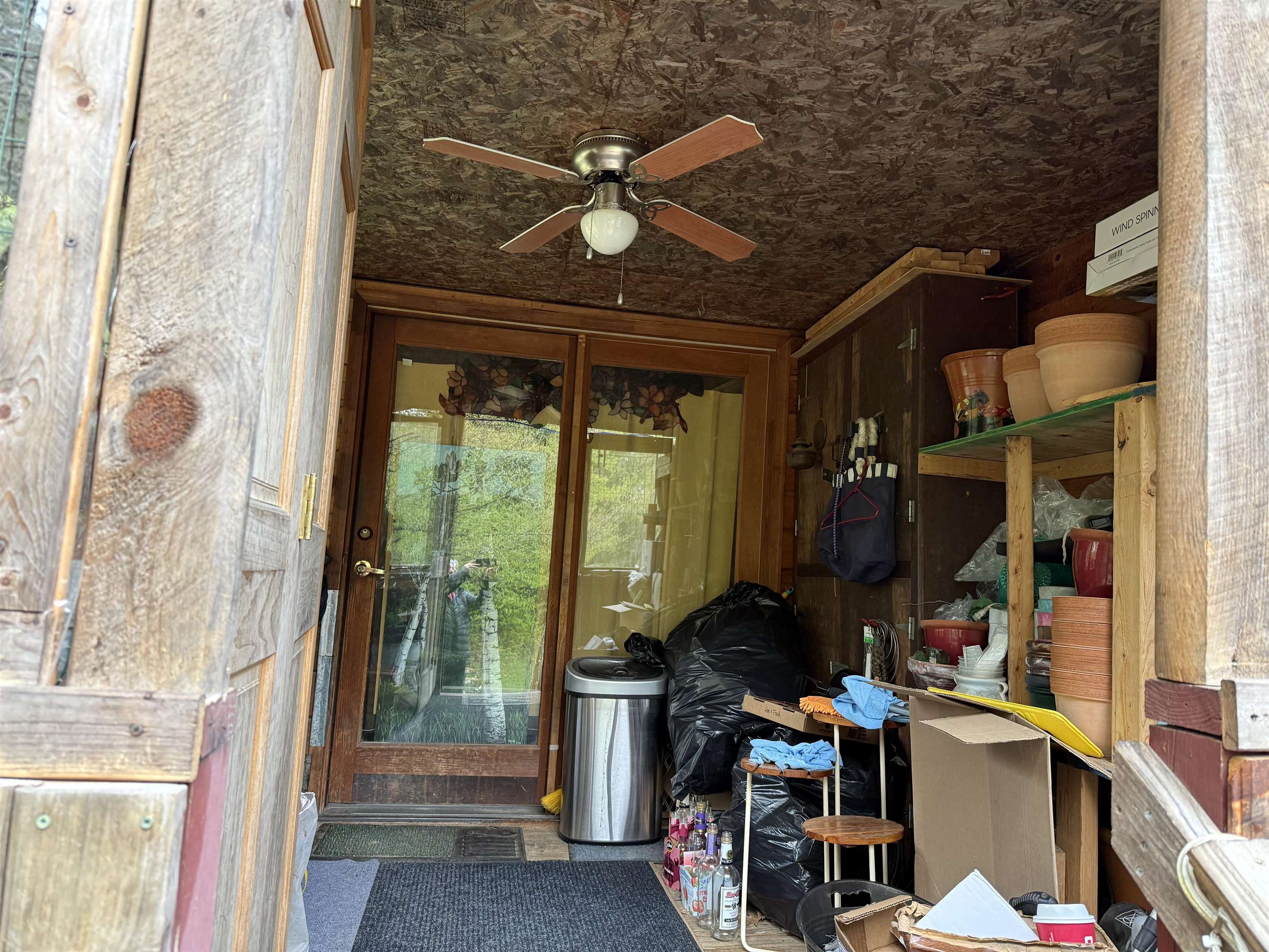 Covered porch entrance 25851234
