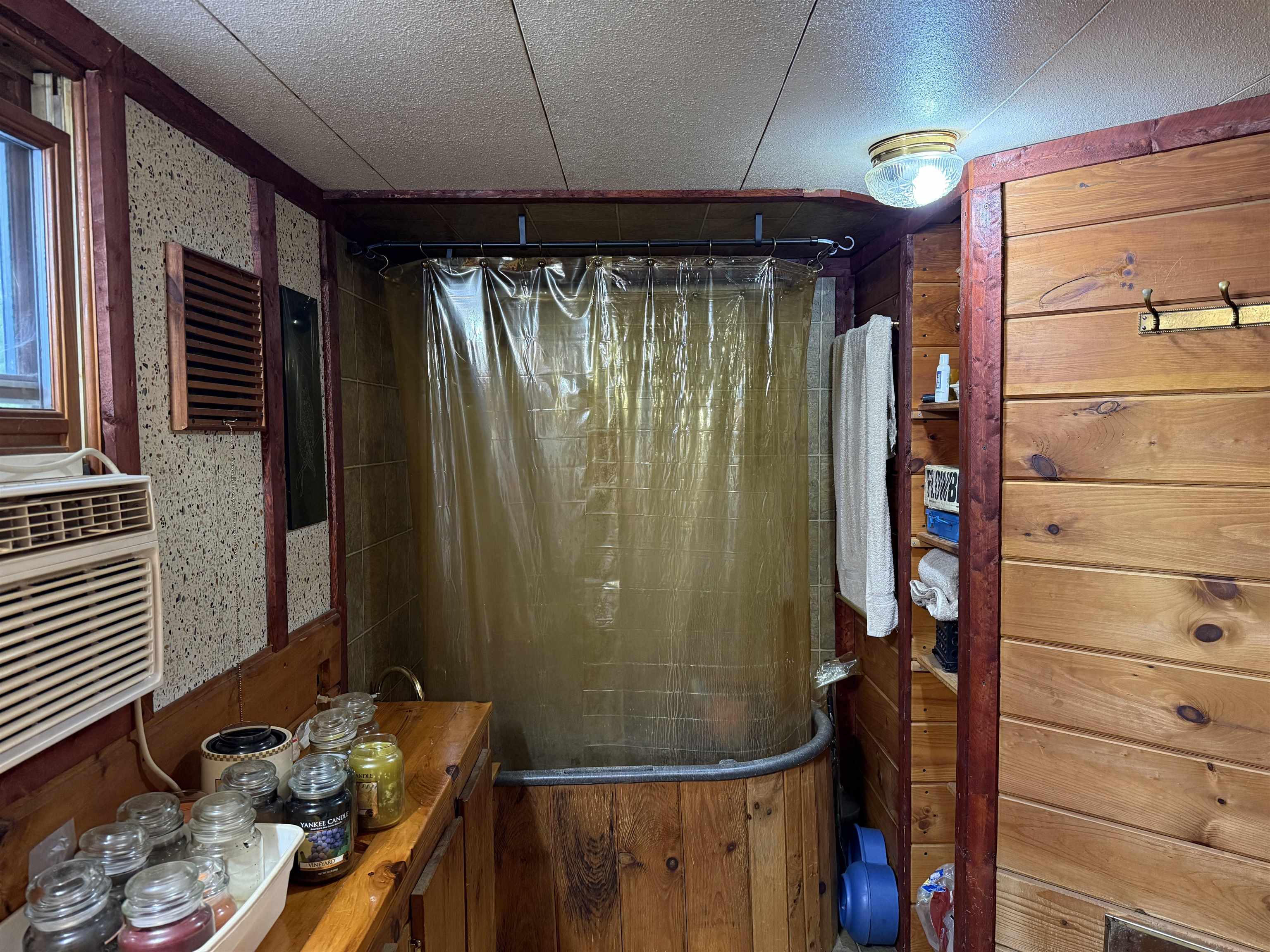 Full Bathroom 25851236
