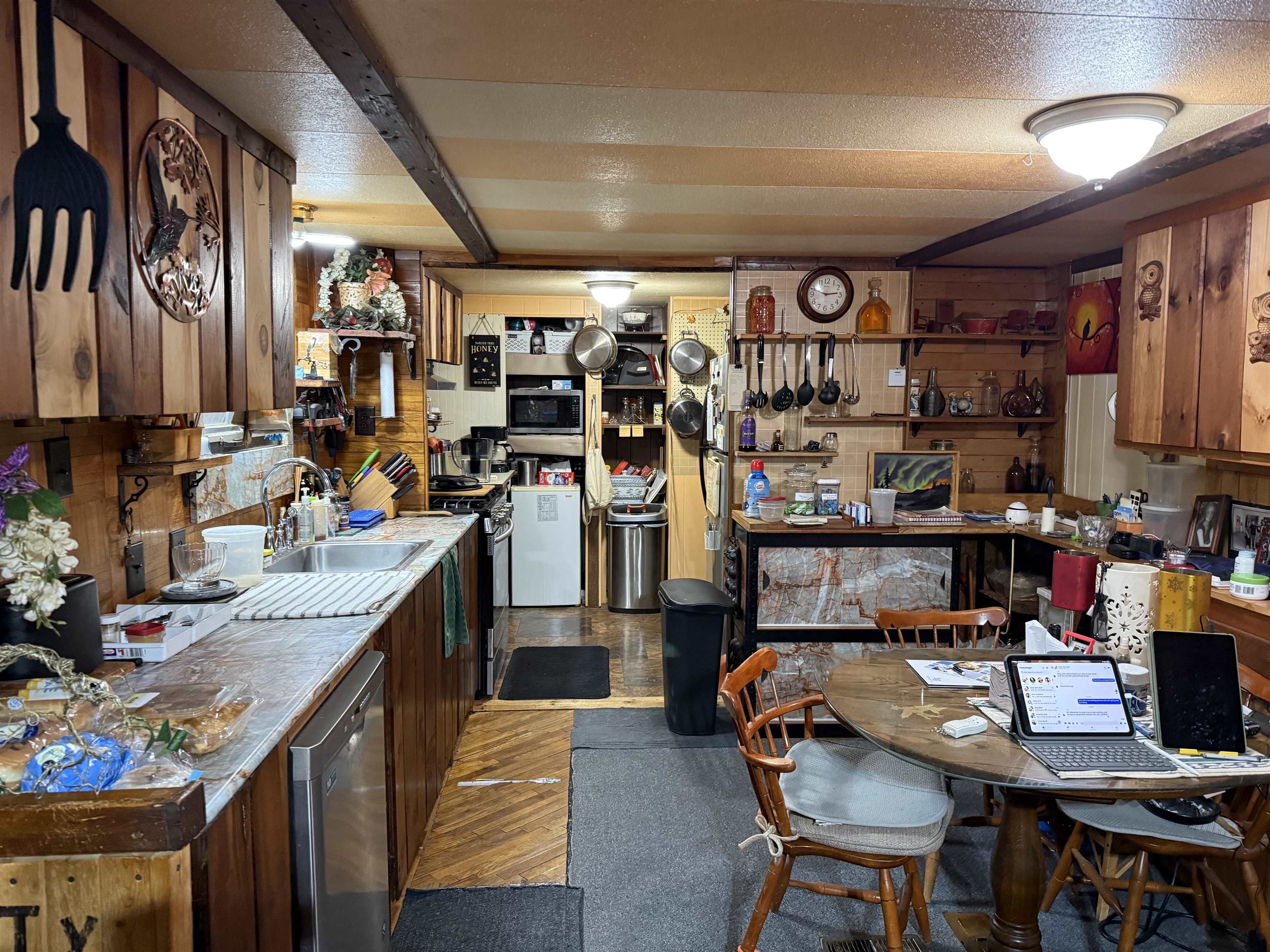 Kitchen/Dining Area 25851244