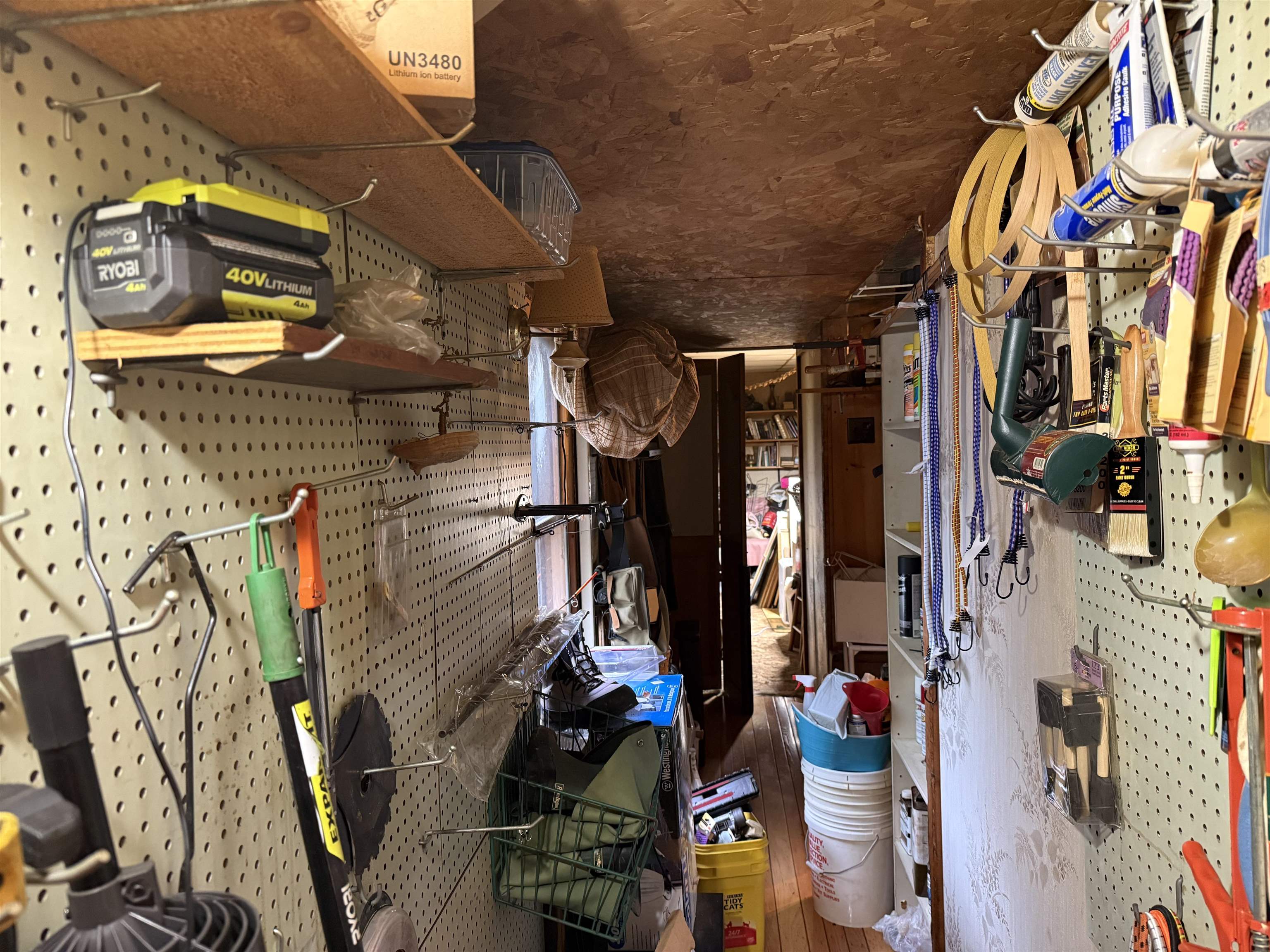 Attached second mobile home with more rooms currently just storage 25851260