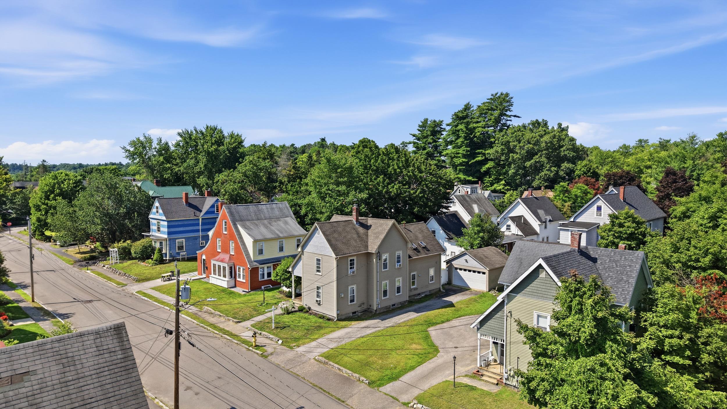 89 Riddle St, Manchester, NH 03102
